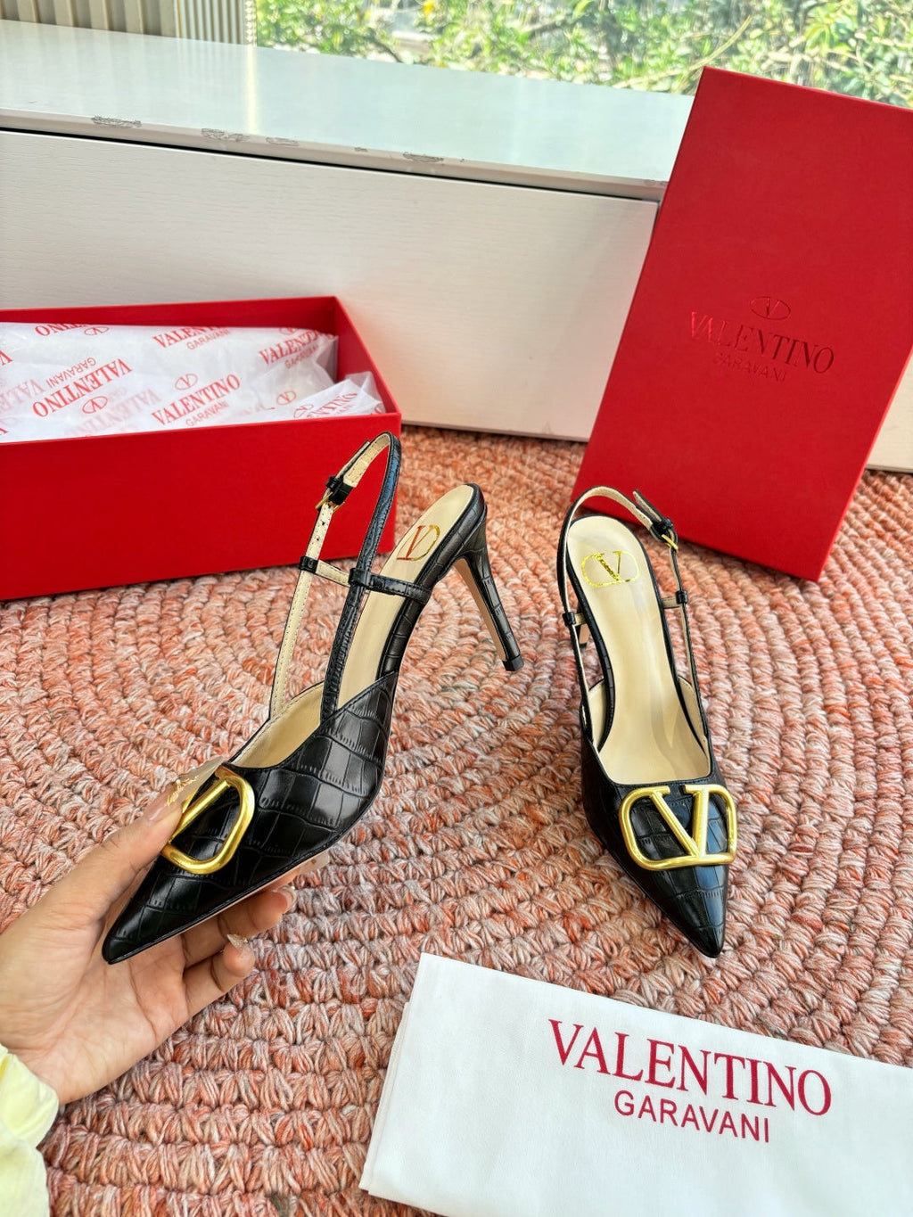 VLogo Signature Slingback 80mm Black Embossed Sheepskin 702211