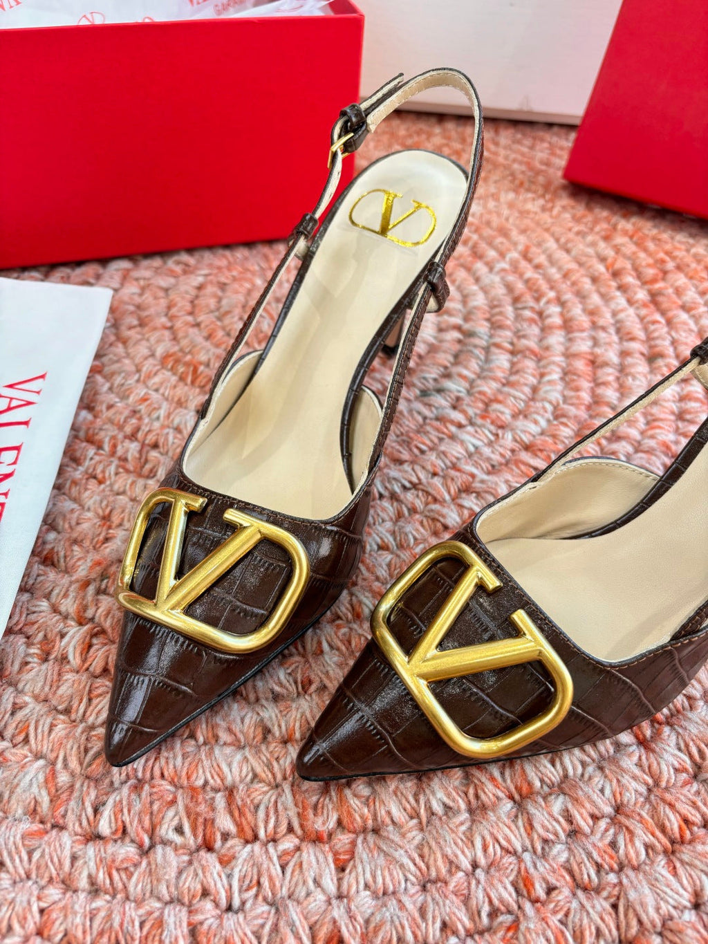 VLogo Signature Slingback 80mm Brown Embossed Sheepskin 702210