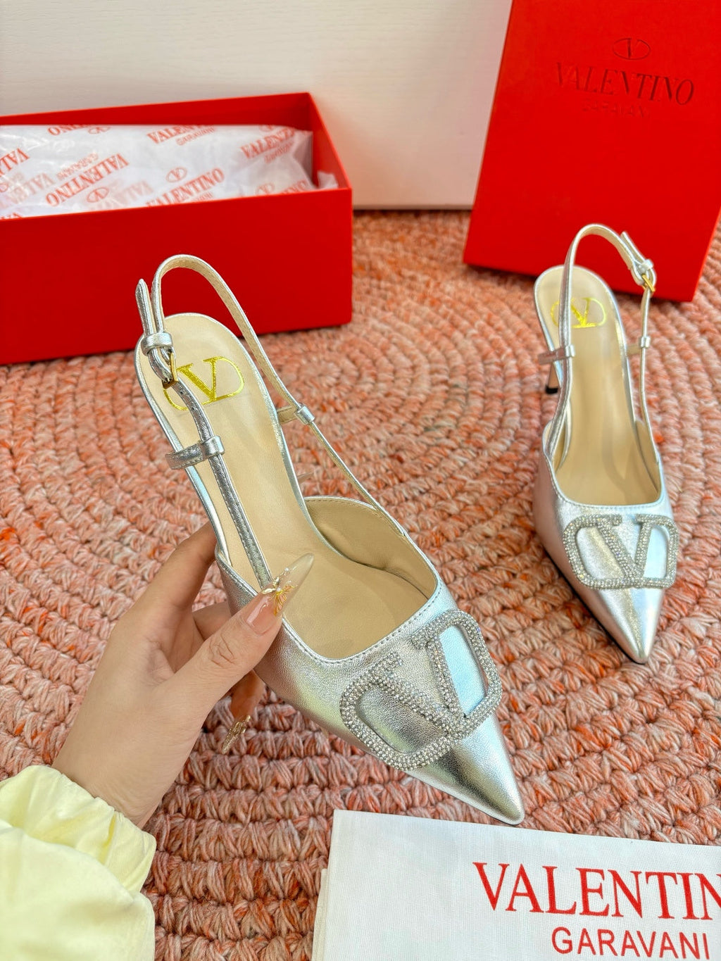 VLogo Signature Slingback 80mm Sliver Sheepskin 702213