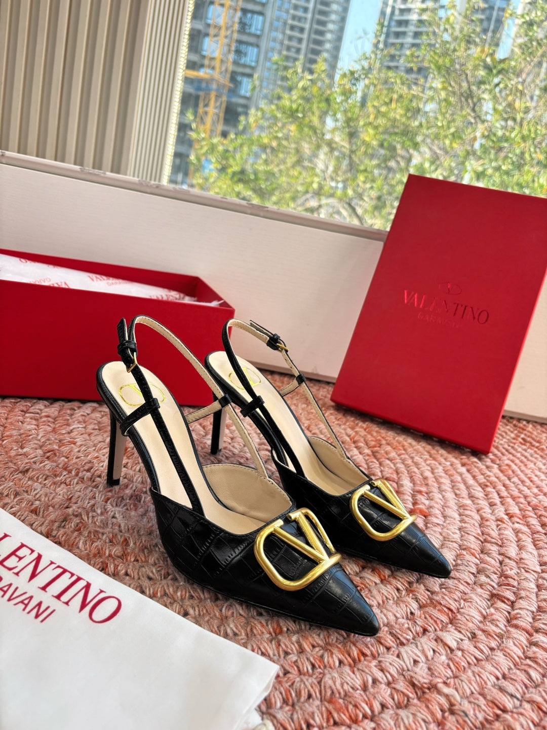 VLogo Signature Slingback 80mm Black Embossed Sheepskin 702211