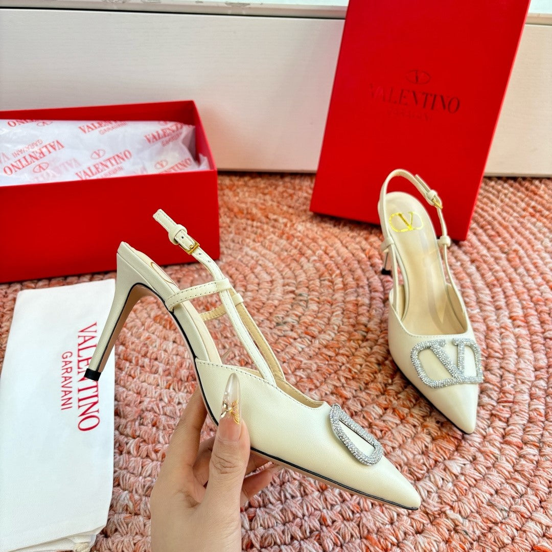 VLogo Signature Slingback 80mm Cream Sheepskin 702215