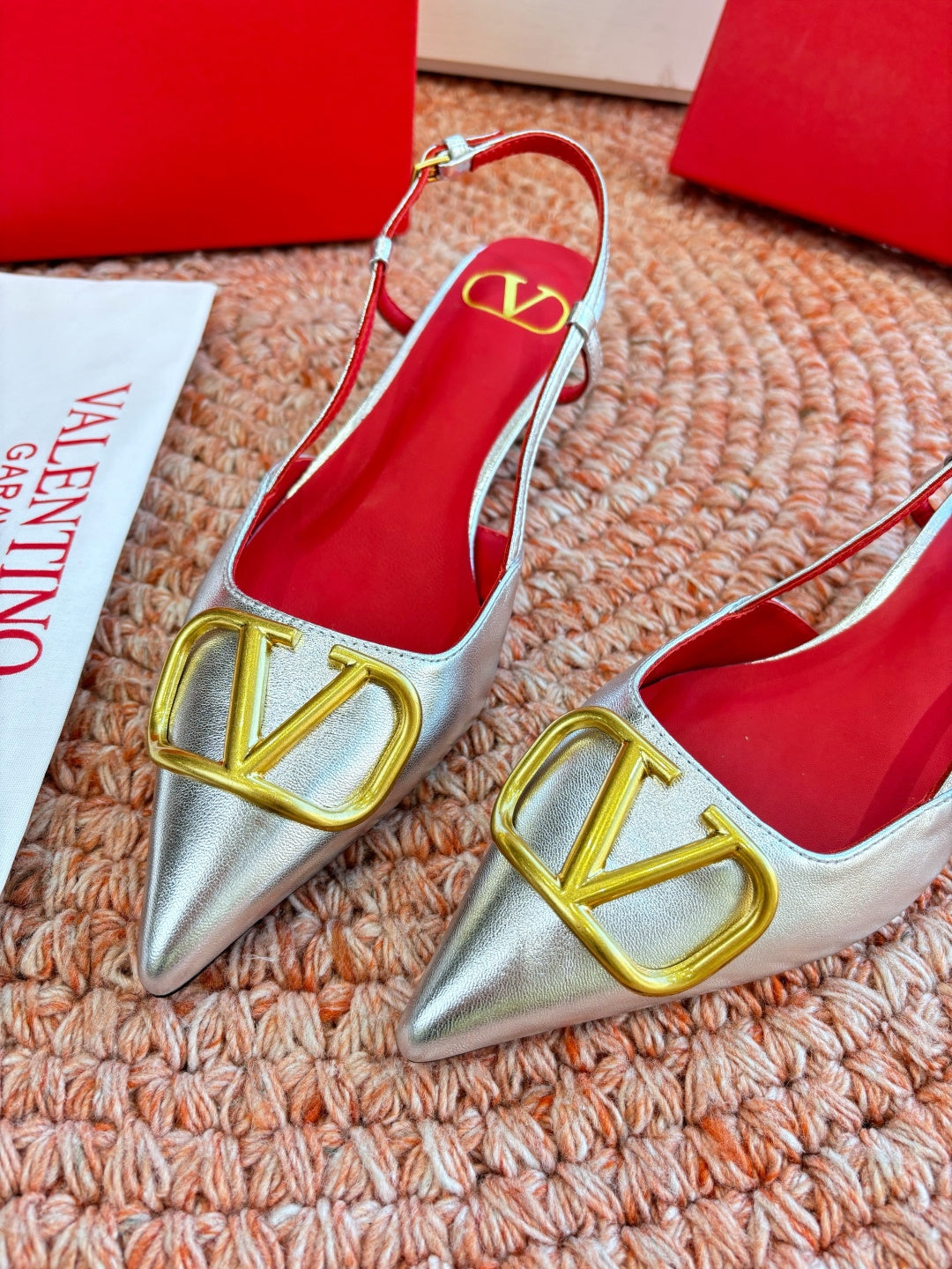 VLogo Signature Slingback 40mm Sliver Sheepskin 702219