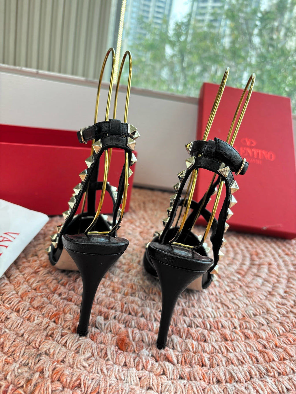 Valentino Rockstud Kidskin Pump 100mm Black Sheepskin 702222