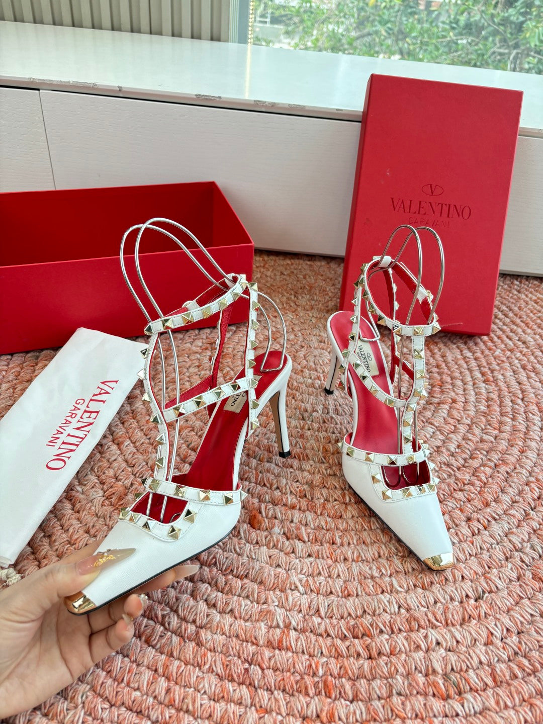 Valentino Rockstud Kidskin Pump 100mm White Sheepskin 702223