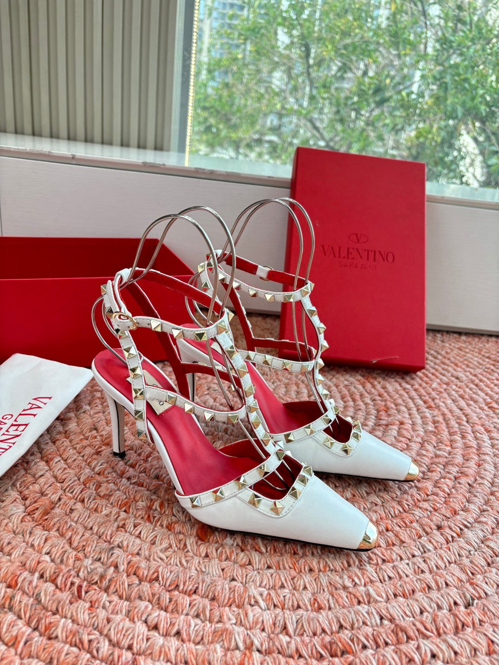 Valentino Rockstud Kidskin Pump 100mm White Sheepskin 702223