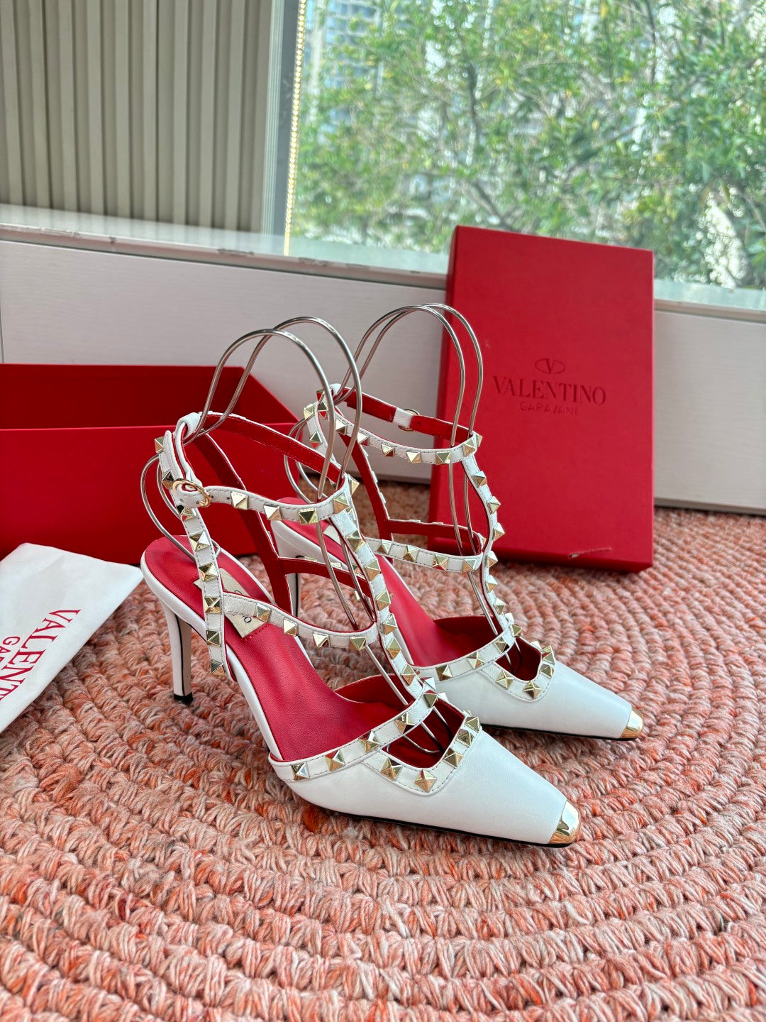 Valentino Rockstud Kidskin Pump 100mm White Sheepskin 702223