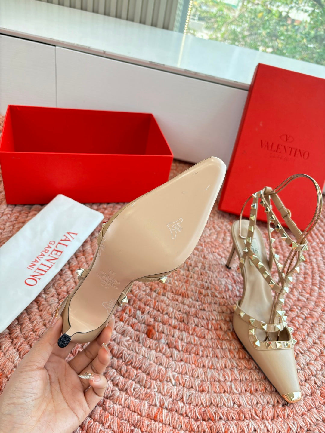 Valentino Rockstud Kidskin Pump 100mm Beige Sheepskin 702224