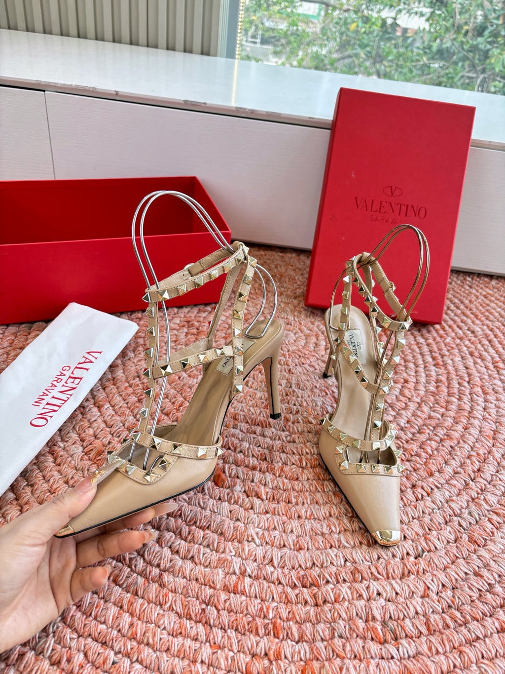 Valentino Rockstud Kidskin Pump 100mm Beige Sheepskin 702224