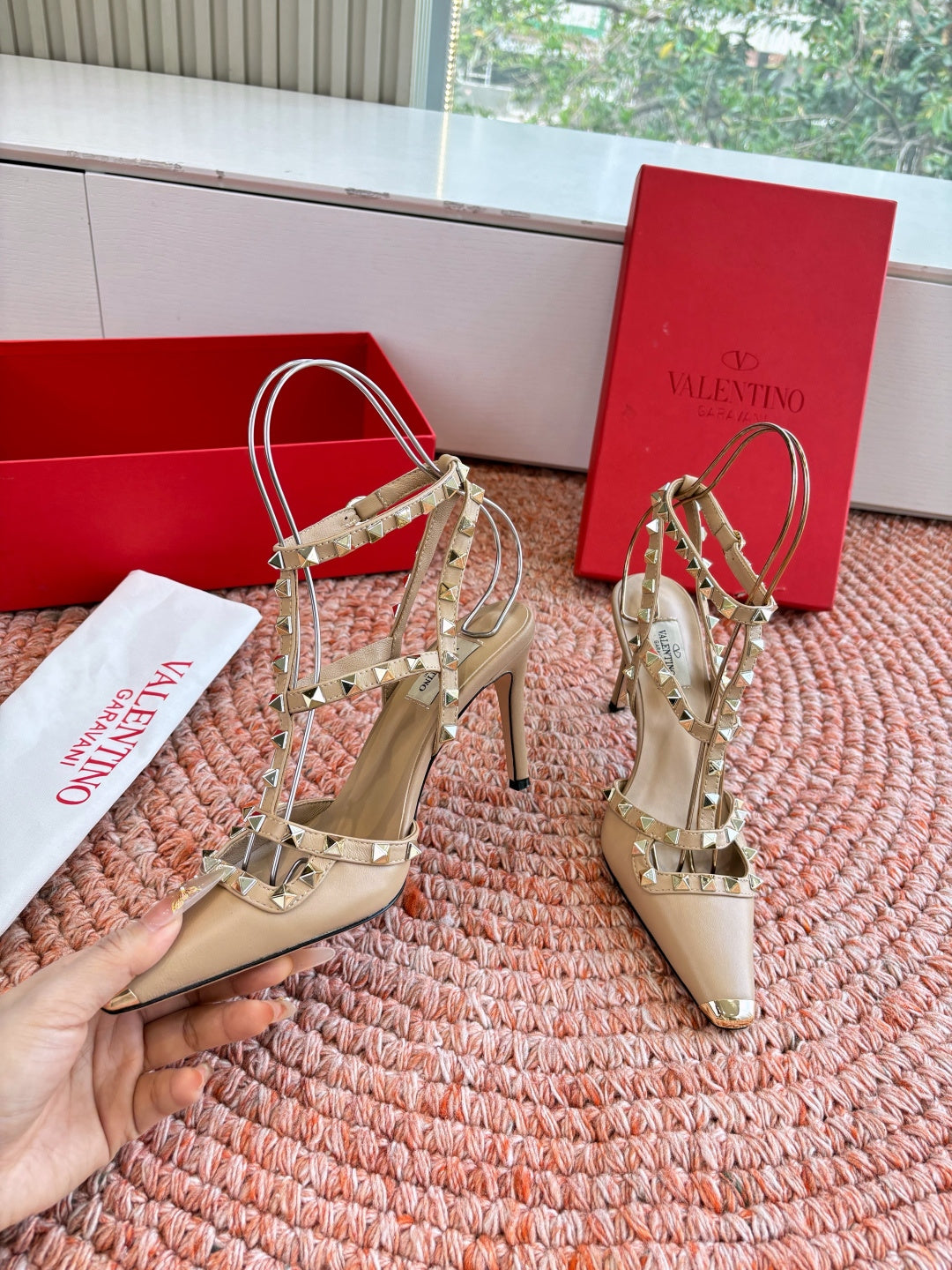 Valentino Rockstud Kidskin Pump 100mm Beige Sheepskin 702224
