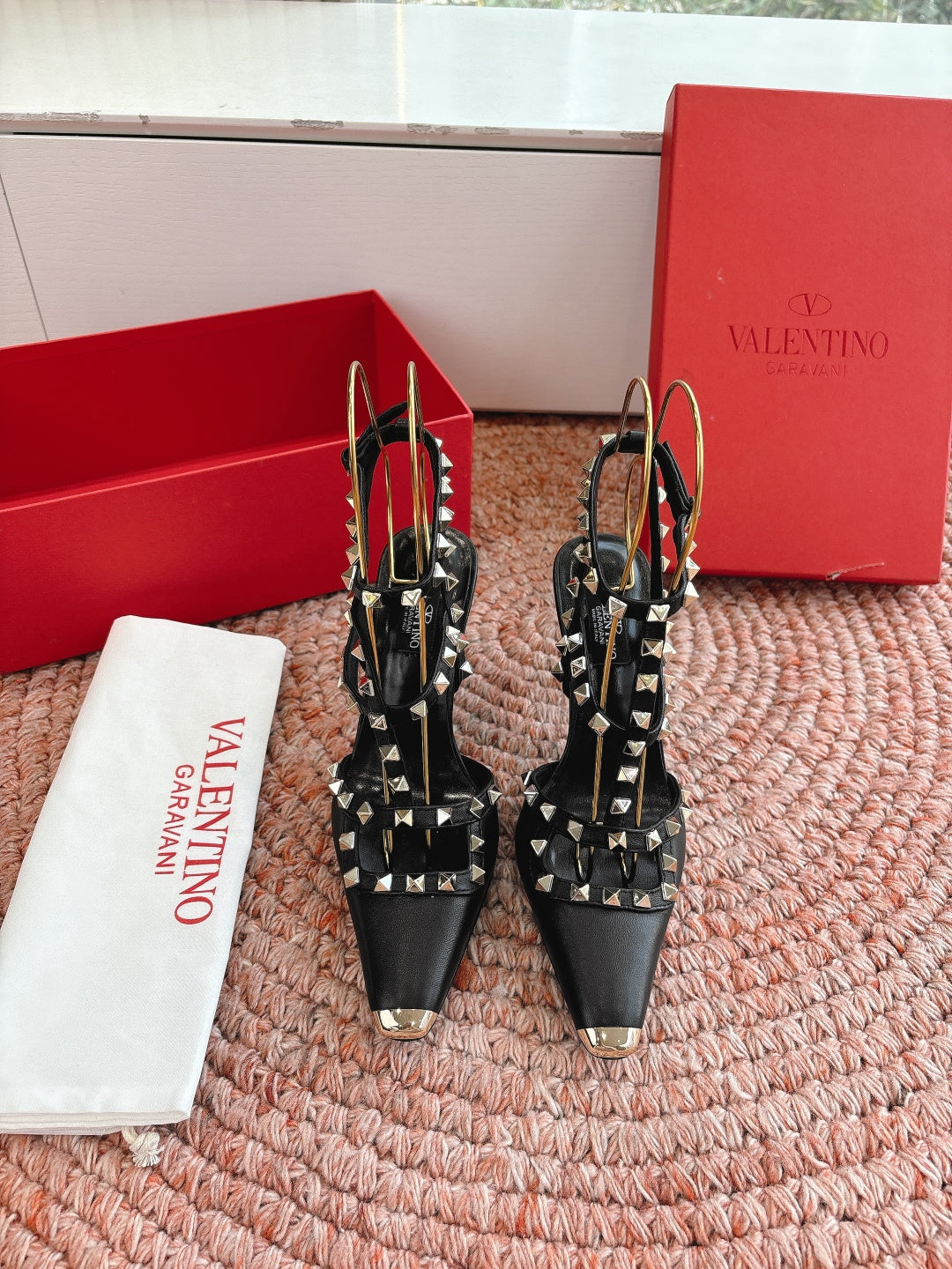 Valentino Rockstud Kidskin Pump 100mm Black Sheepskin 702222