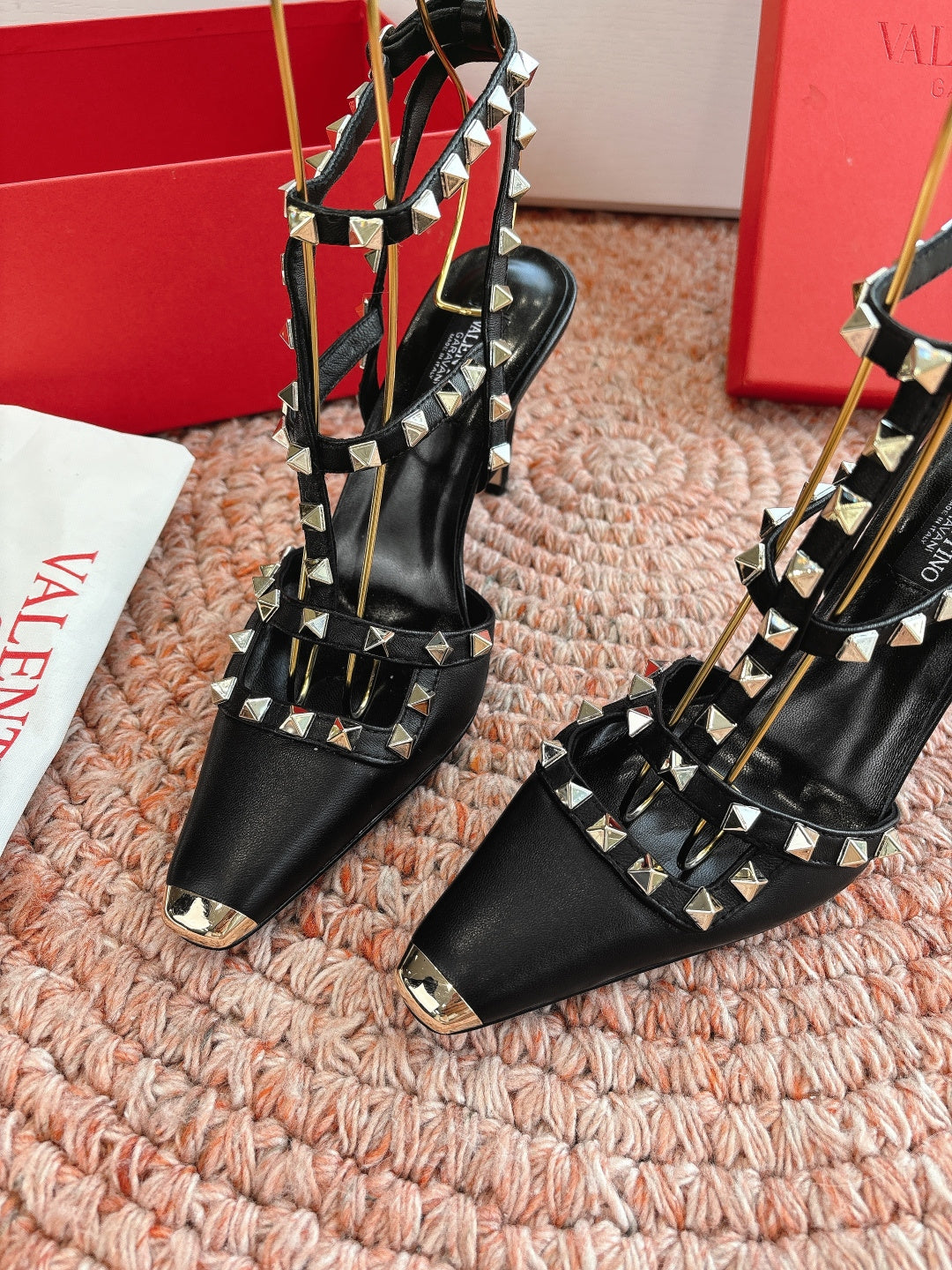 Valentino Rockstud Kidskin Pump 100mm Black Sheepskin 702222