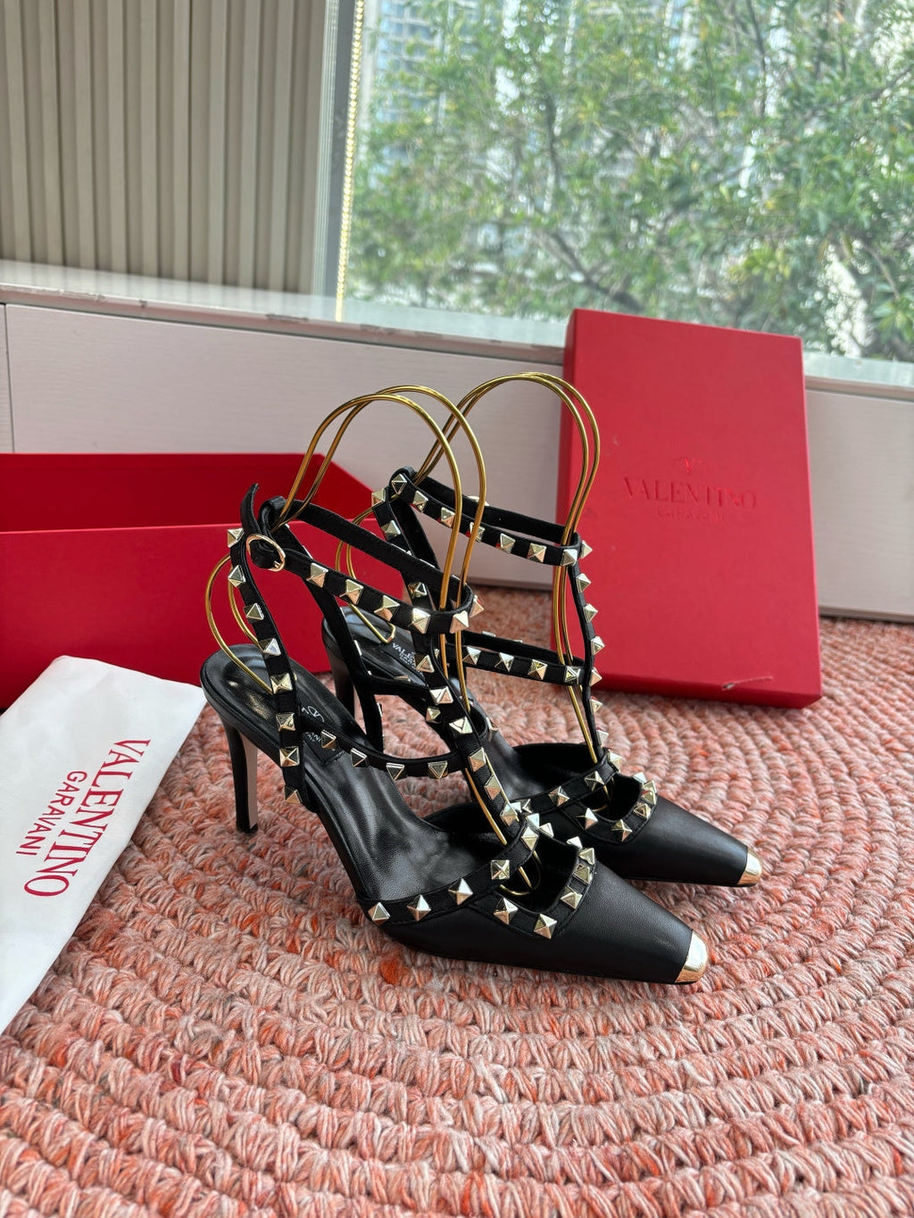 Valentino Rockstud Kidskin Pump 100mm Black Sheepskin 702222