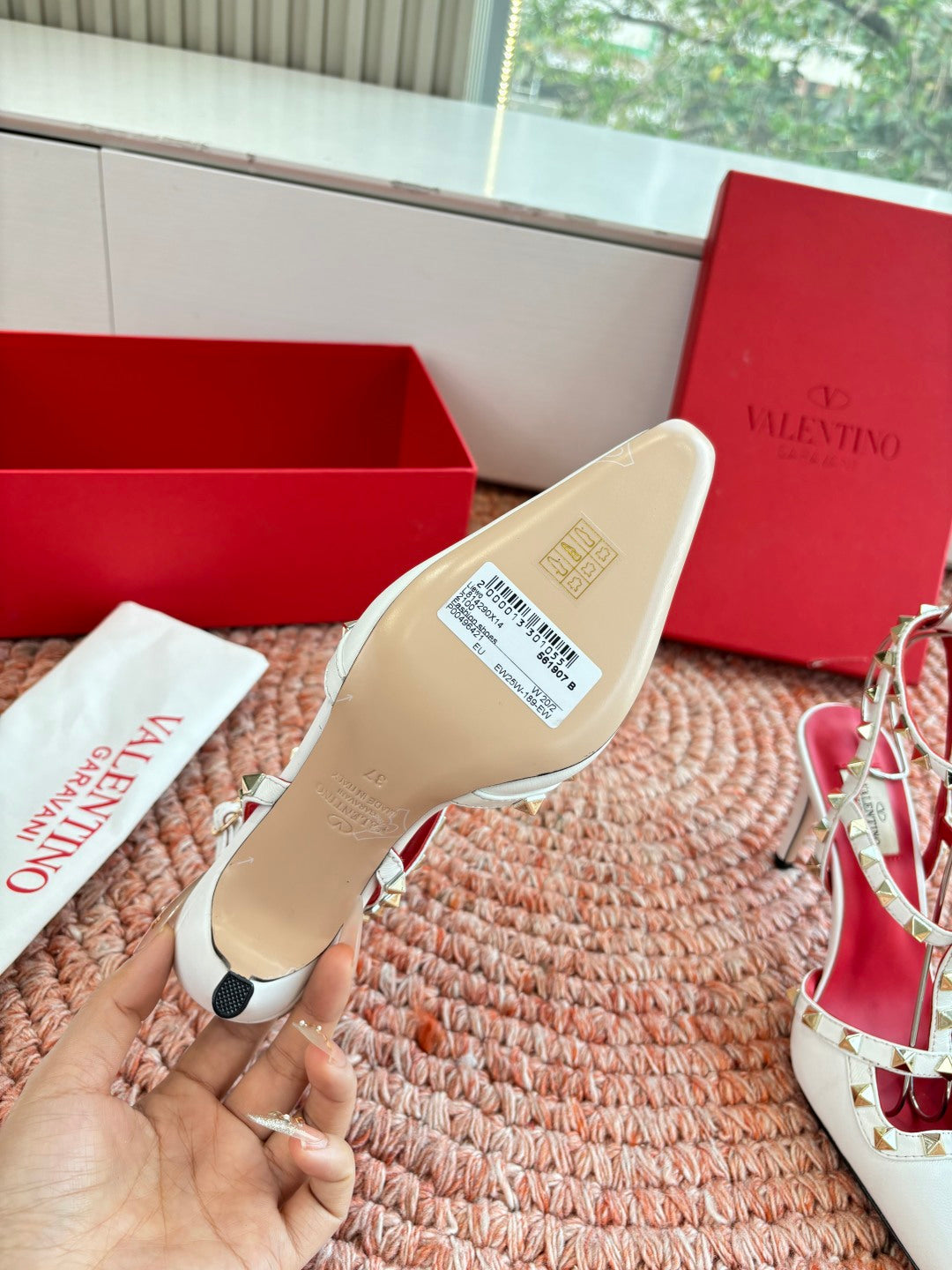Valentino Rockstud Kidskin Pump 100mm White Sheepskin 702223