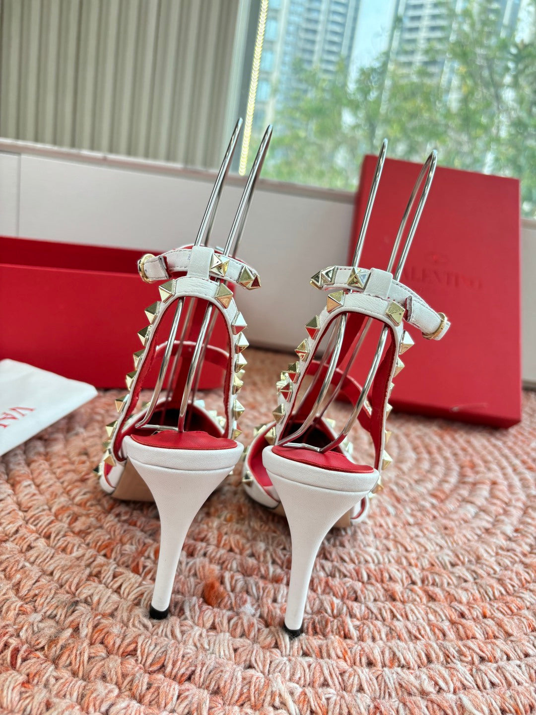 Valentino Rockstud Kidskin Pump 100mm White Sheepskin 702223