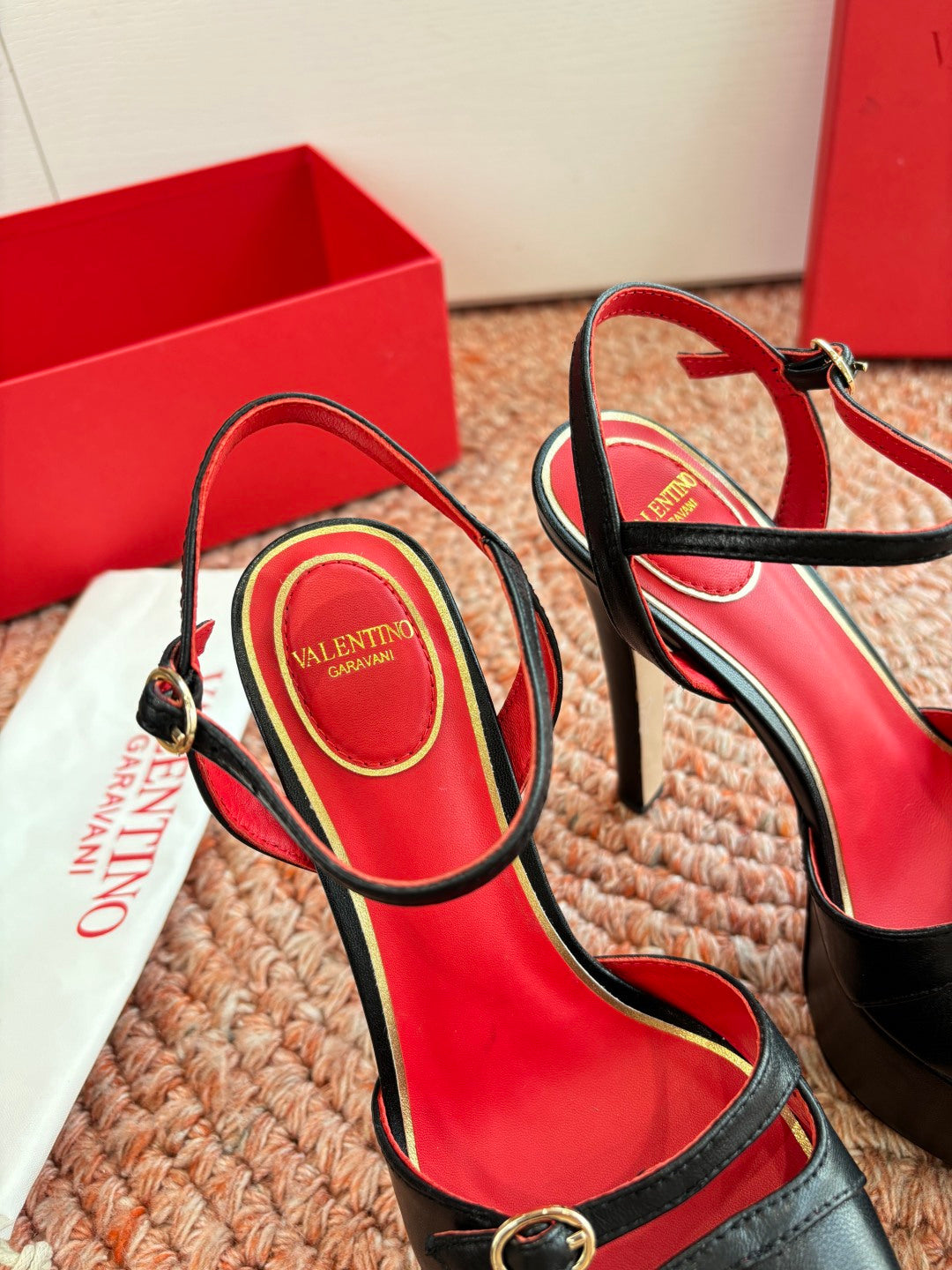 Valentino Crasher Platform Pumps 14.5cm Black Sheepskin 702230