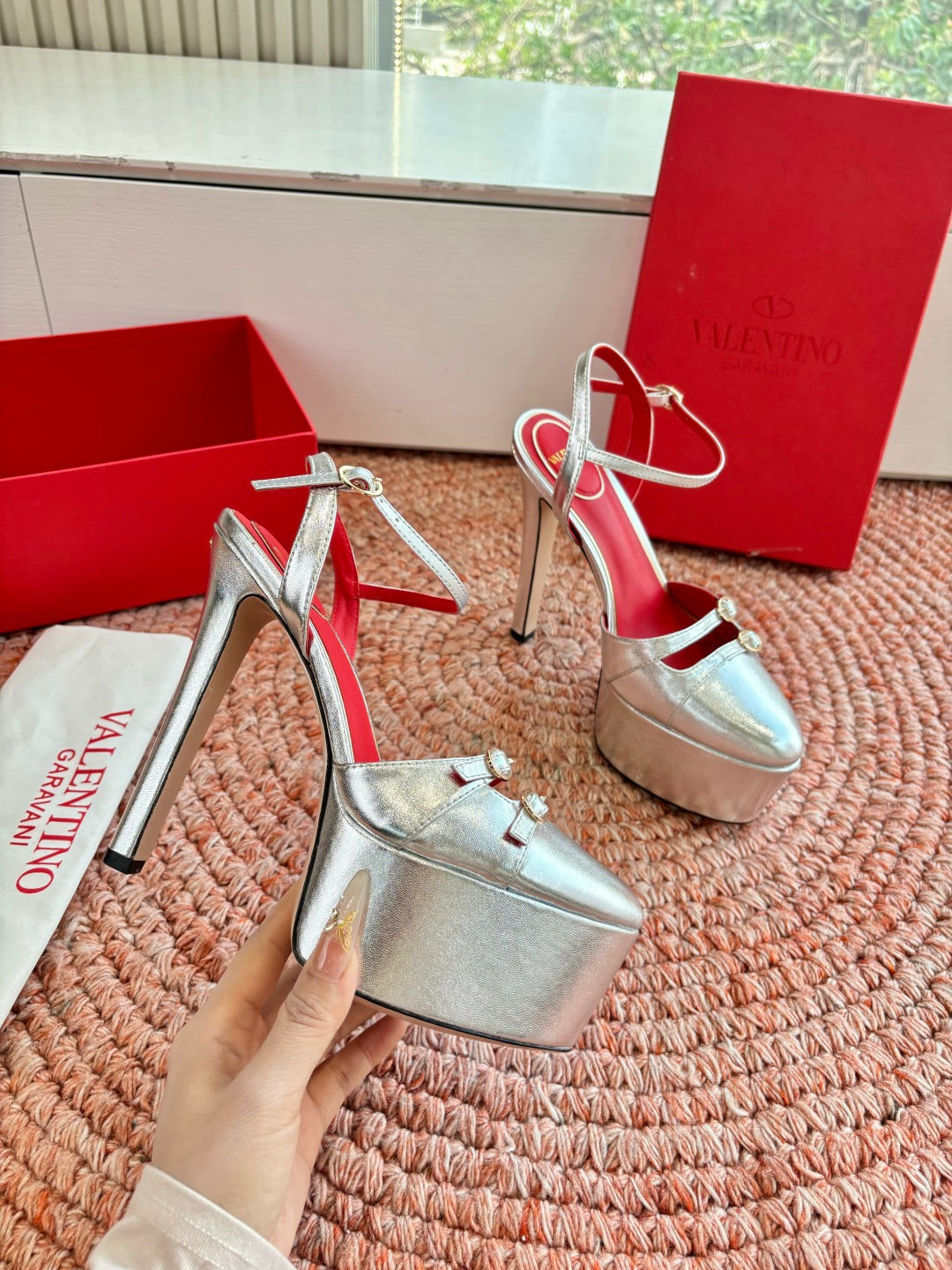 Valentino Crasher Platform Pumps 14.5cm Sliver Sheepskin 702228