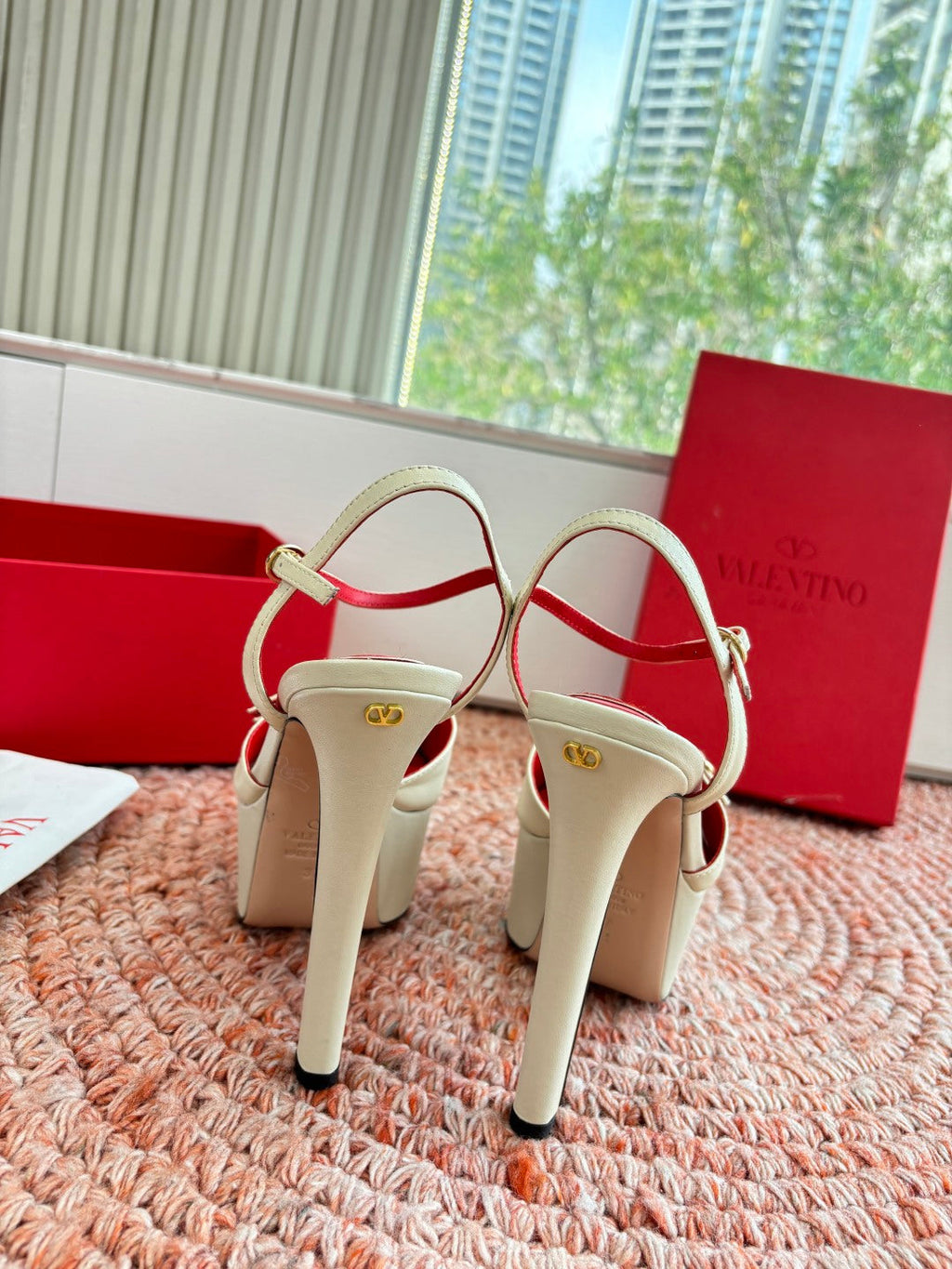 Valentino Crasher Platform Pumps 14.5cm Cream Sheepskin 702229