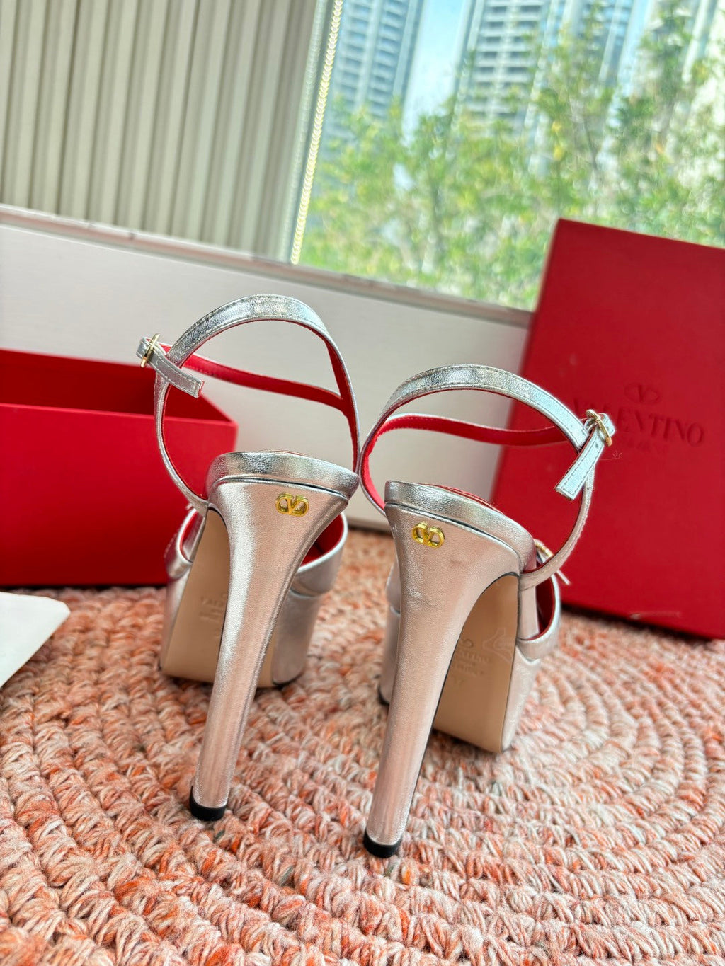 Valentino Crasher Platform Pumps 14.5cm Sliver Sheepskin 702228
