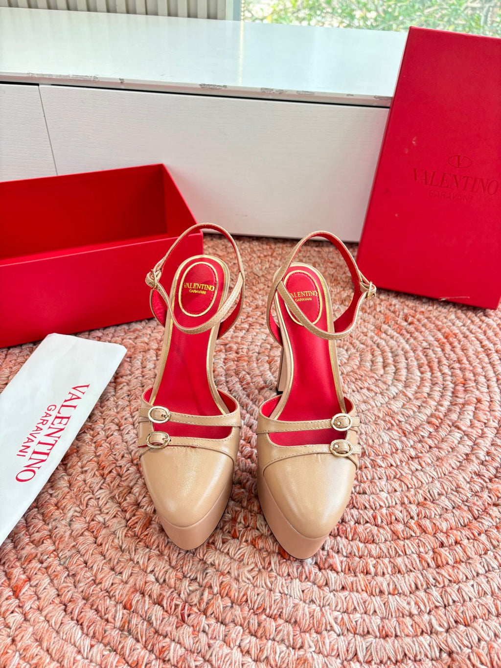 Valentino Crasher Platform Pumps 14.5cm Beige Sheepskin 702231