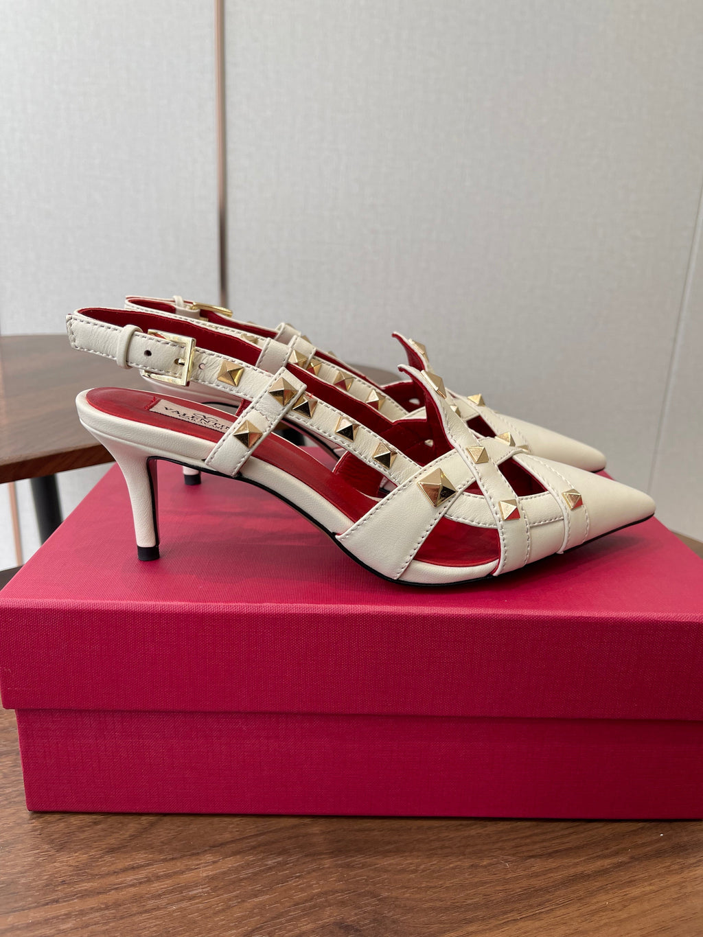 VT Studdy Pumps 65mm White Red Leather 624353