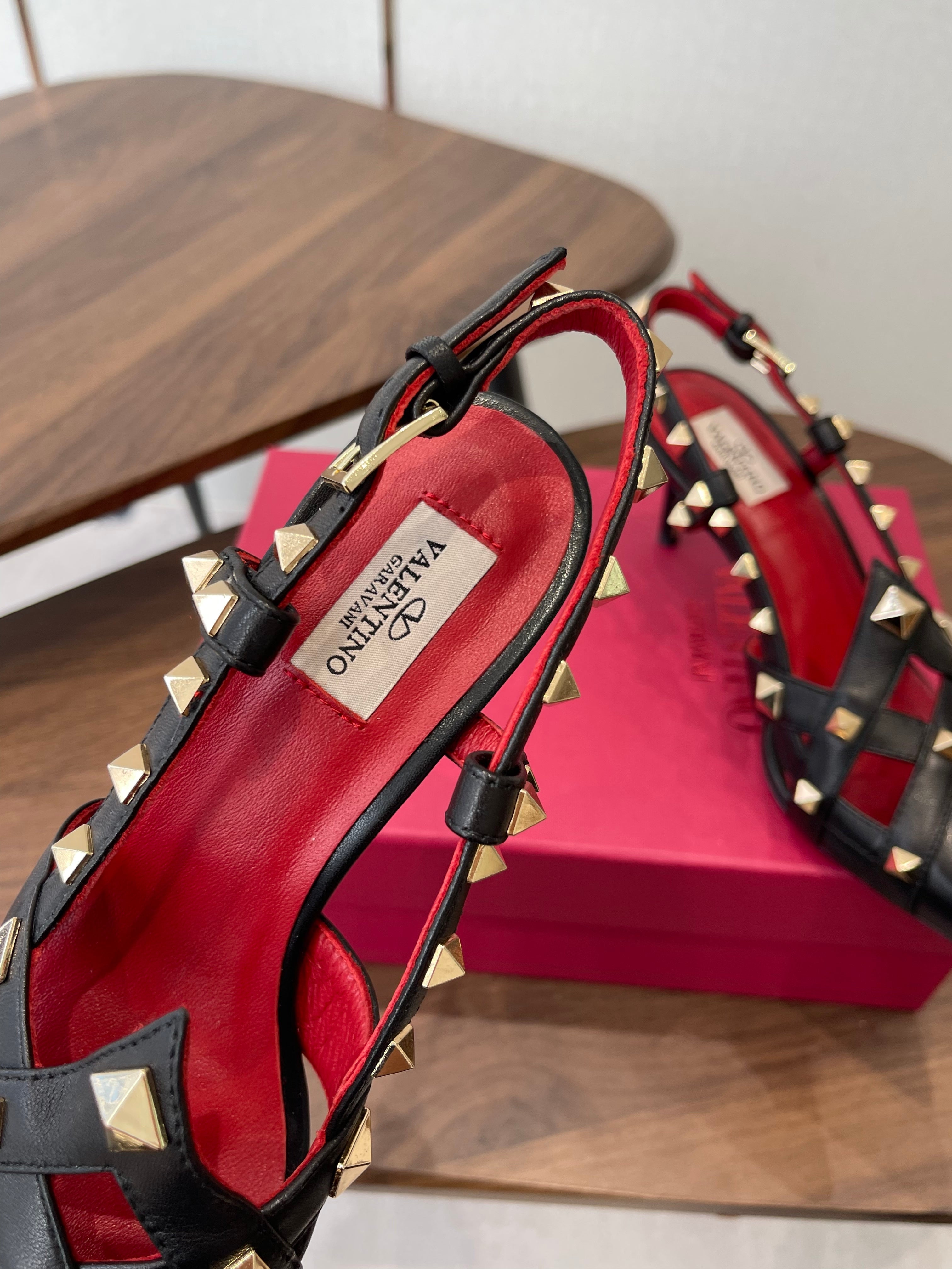 VT Studdy Pumps 65mm Black Red Leather 624354