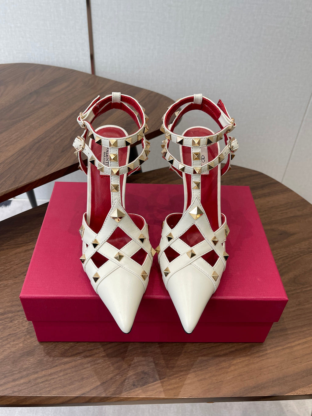 VT Studdy Pumps 95mm White Red Leather 624358