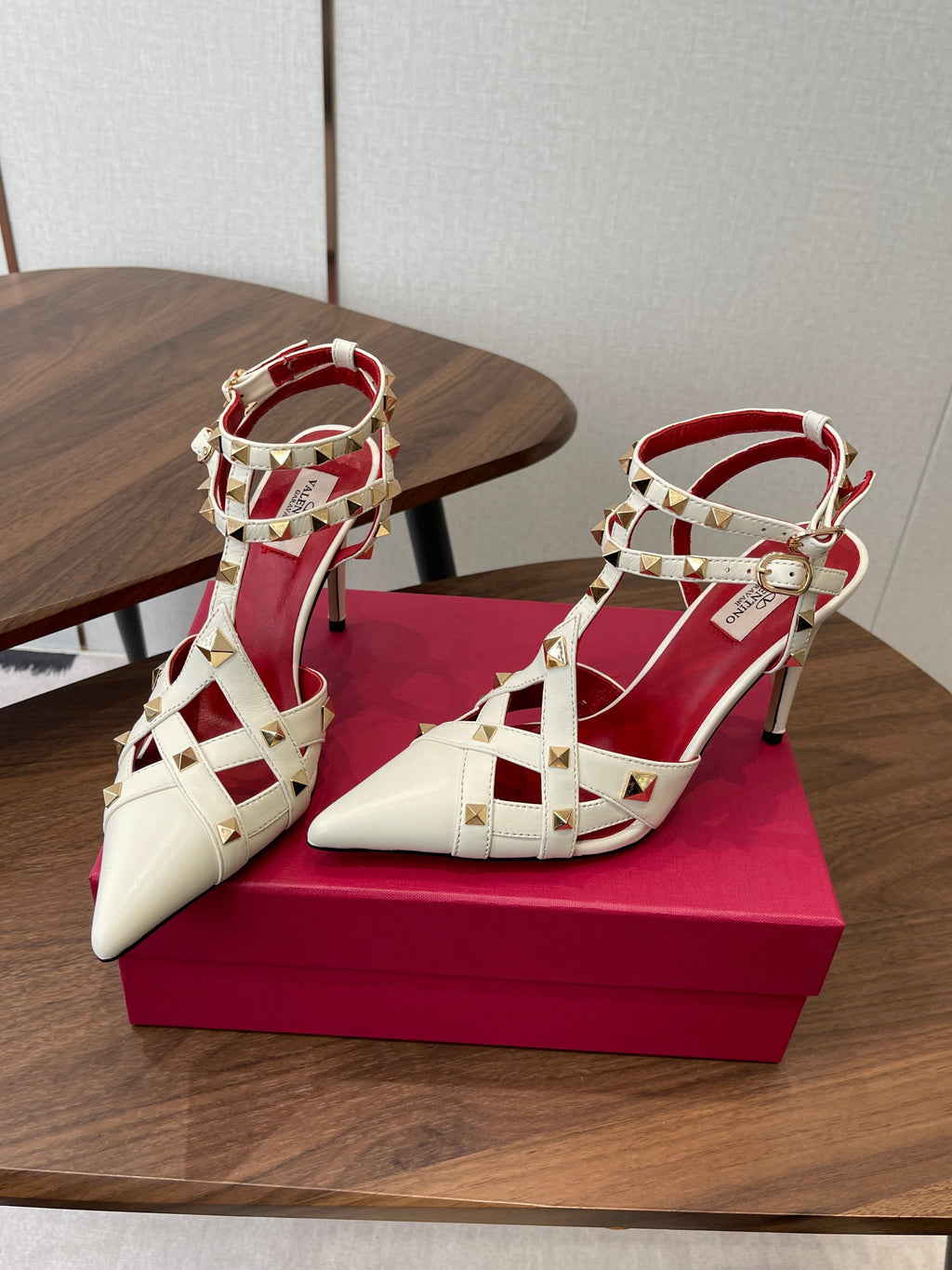VT Studdy Pumps 95mm White Red Leather 624358