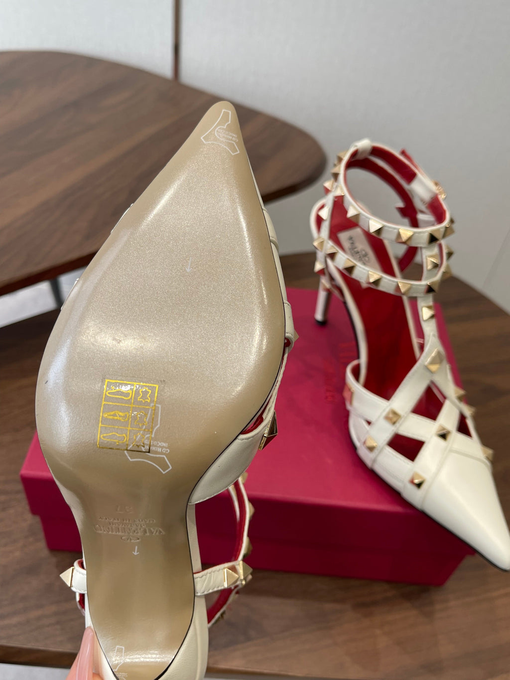 VT Studdy Pumps 95mm White Red Leather 624358