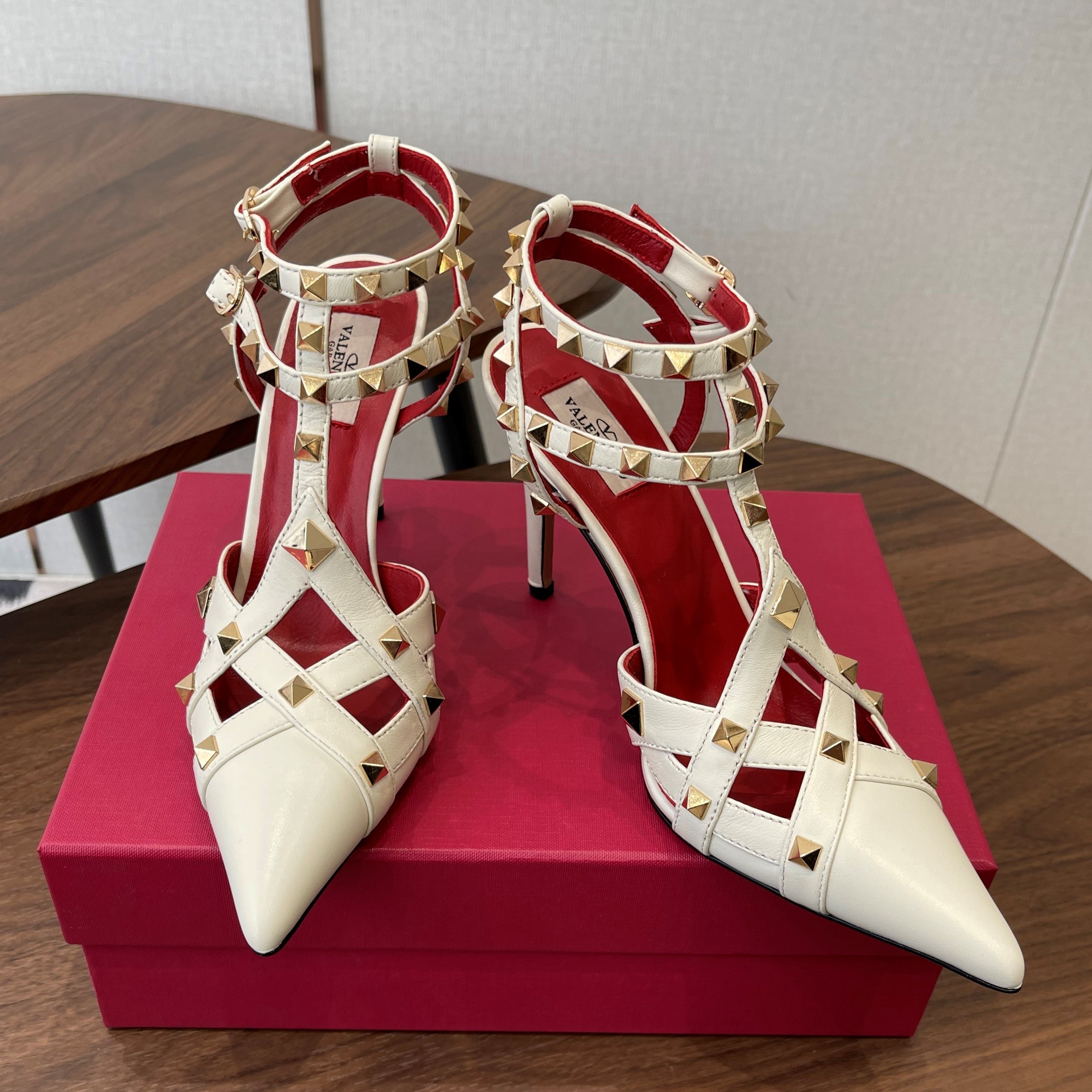 VT Studdy Pumps 95mm White Red Leather 624358