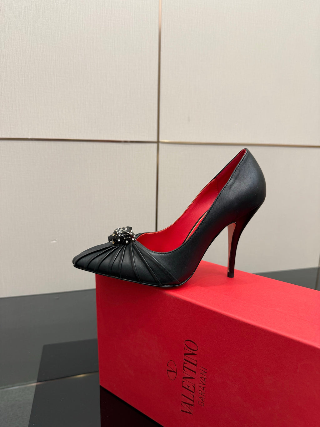 VT Panthea Pumps 105Mm Black Goatskin 630182