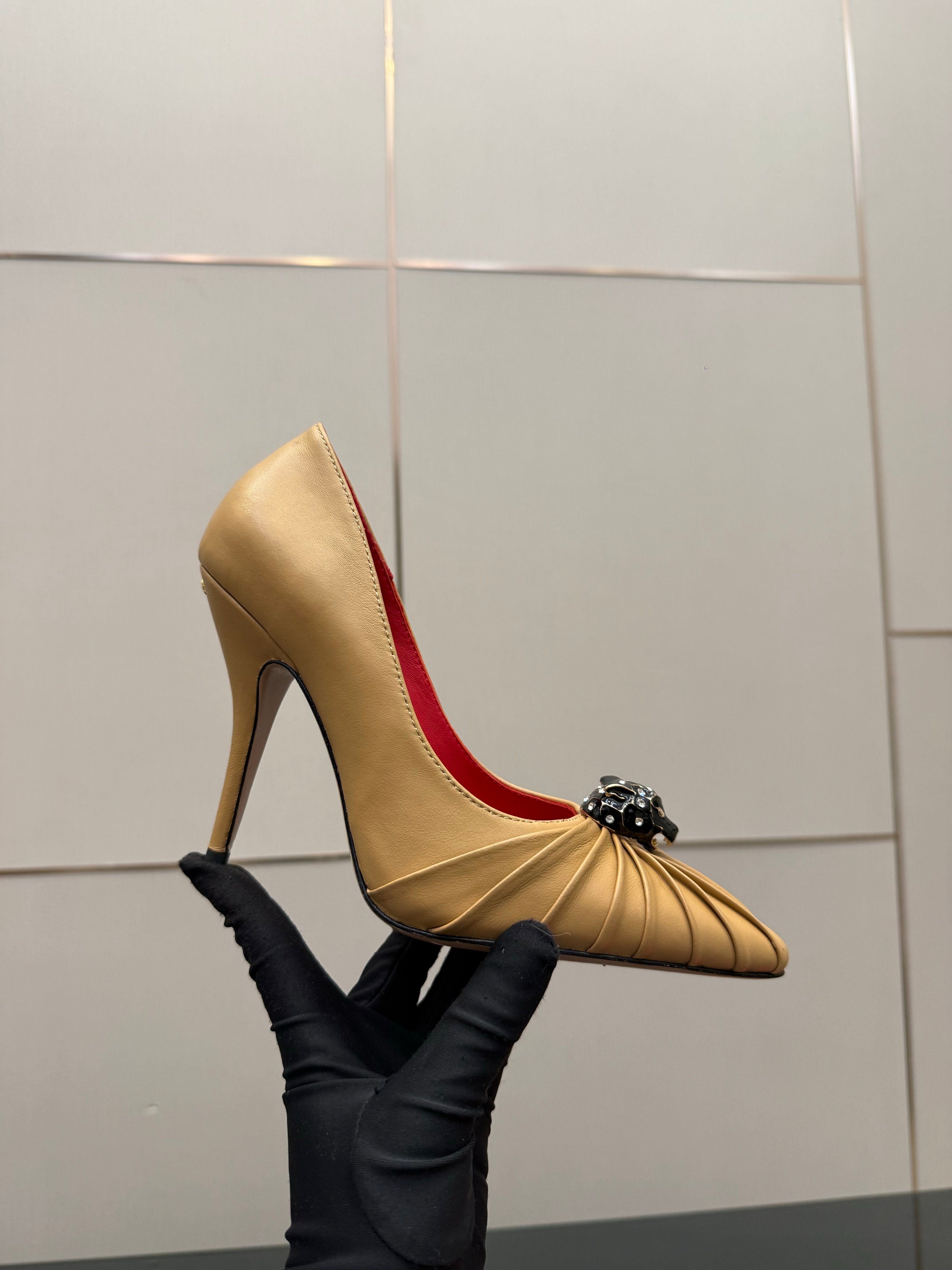 VT Panthea Pumps 105mm Beige Goatskin 630184