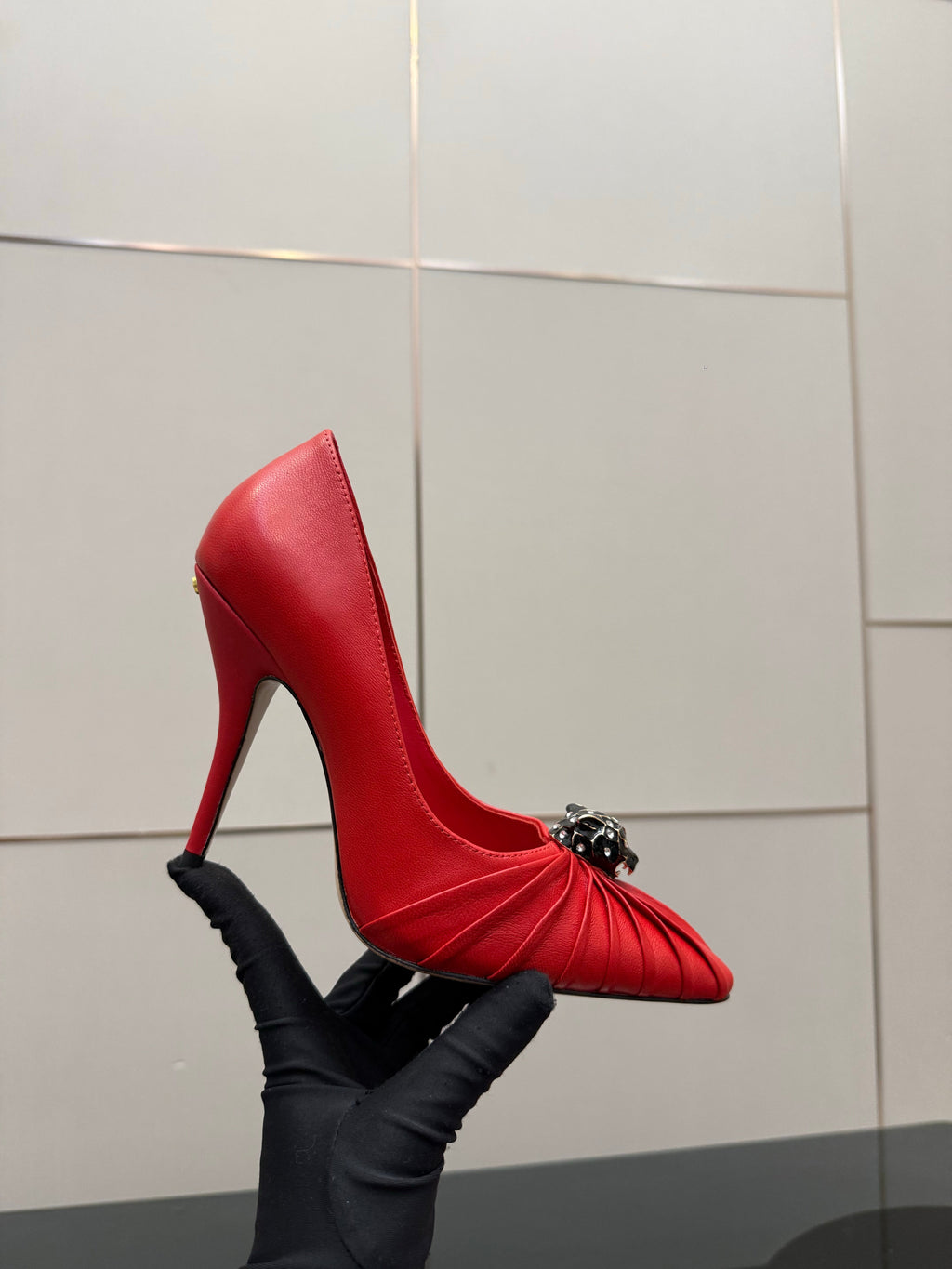 VT Panthea Pumps 105Mm Red Goatskin 630181
