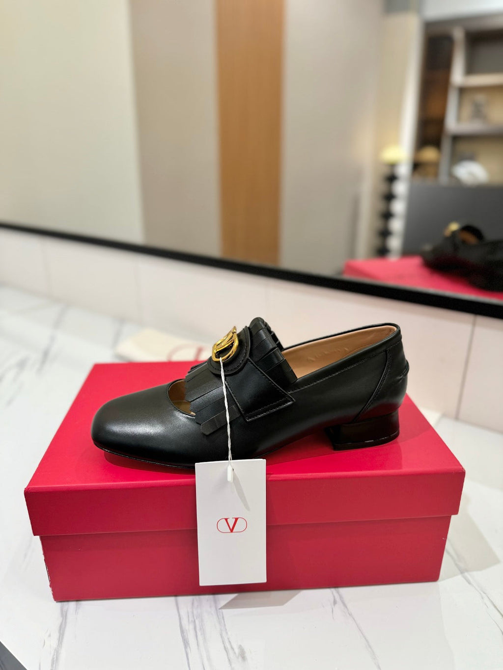 VT 2025 Signature Loafer Black Calf Leather 295075
