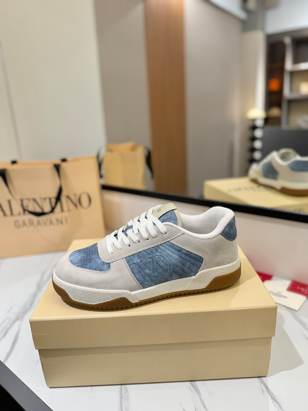 VT 25S Casual Sneakers Light Gray Blue Suede Cowhide 560752