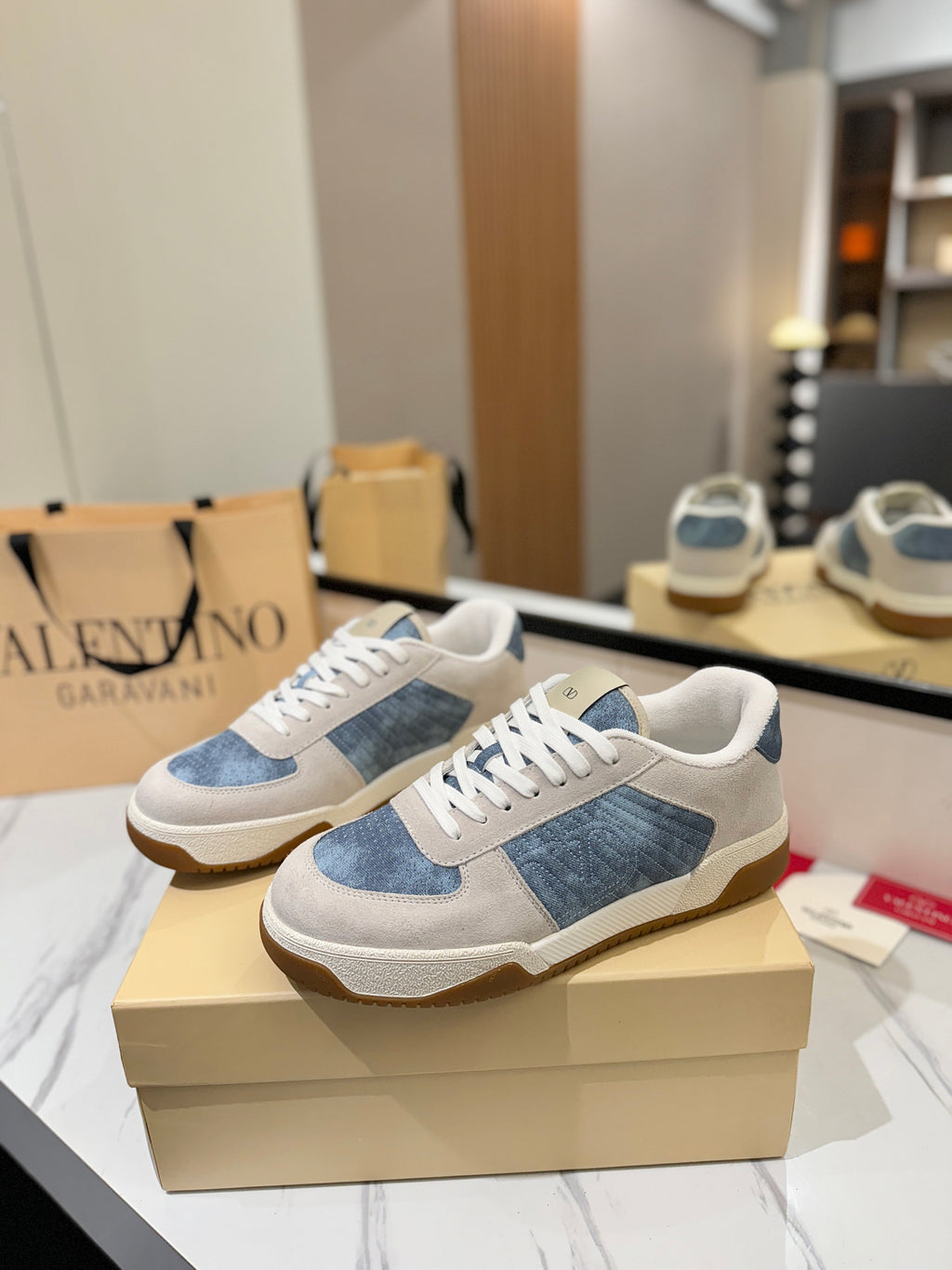 VT 25S Casual Sneakers Light Gray Blue Suede Cowhide 560752