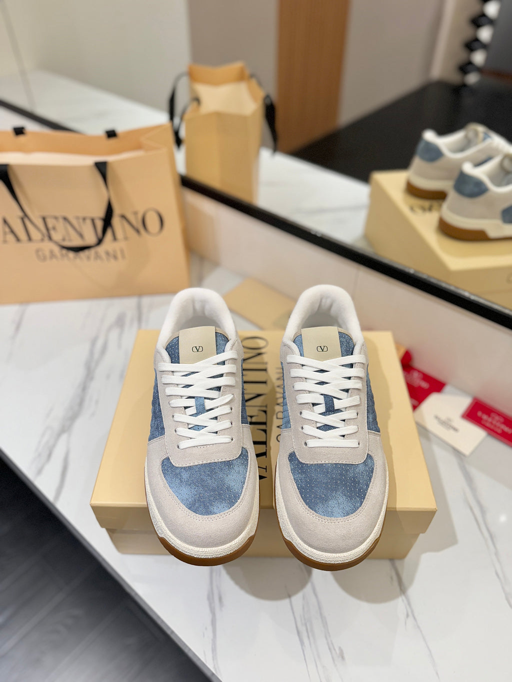 VT 25S Casual Sneakers Light Gray Blue Suede Cowhide 560752