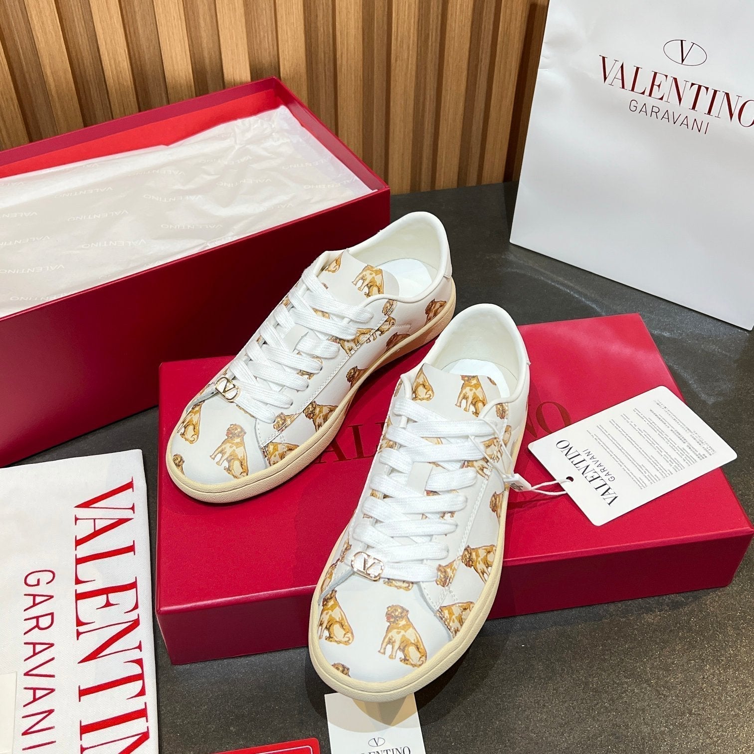 VT 25S Casual Sneakers White Yellow Cowhide 563089