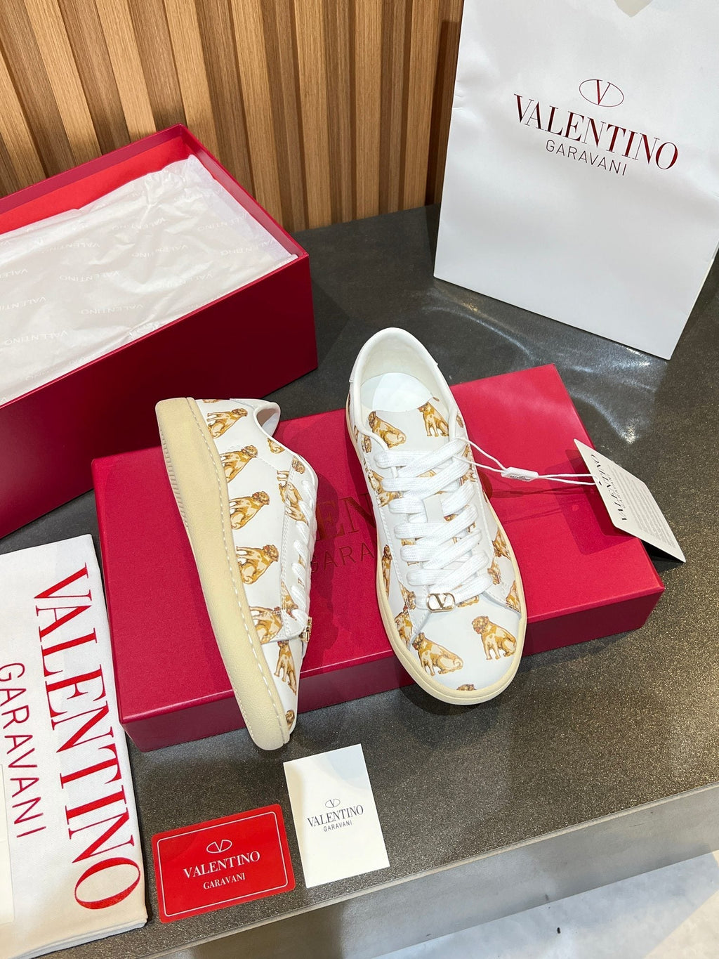 VT 25S Casual Sneakers White Yellow Cowhide 563089