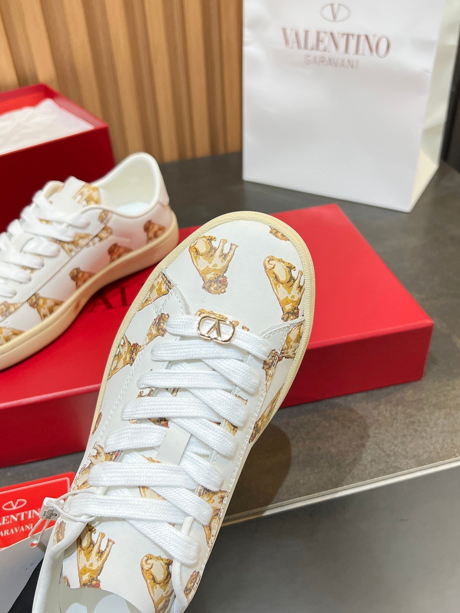 VT 25S Casual Sneakers White Yellow Cowhide 563089