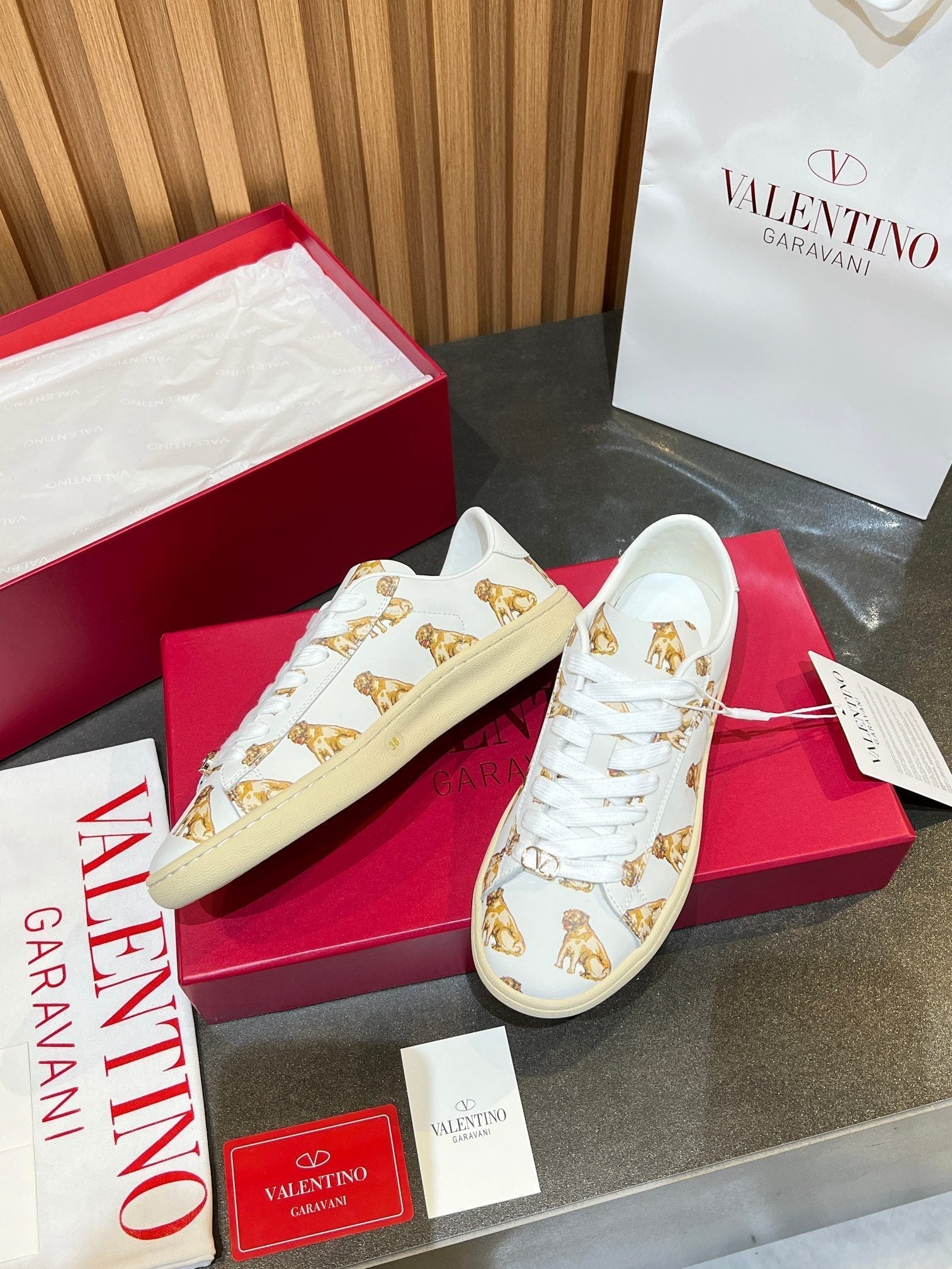 VT 25S Casual Sneakers White Yellow Cowhide 563089