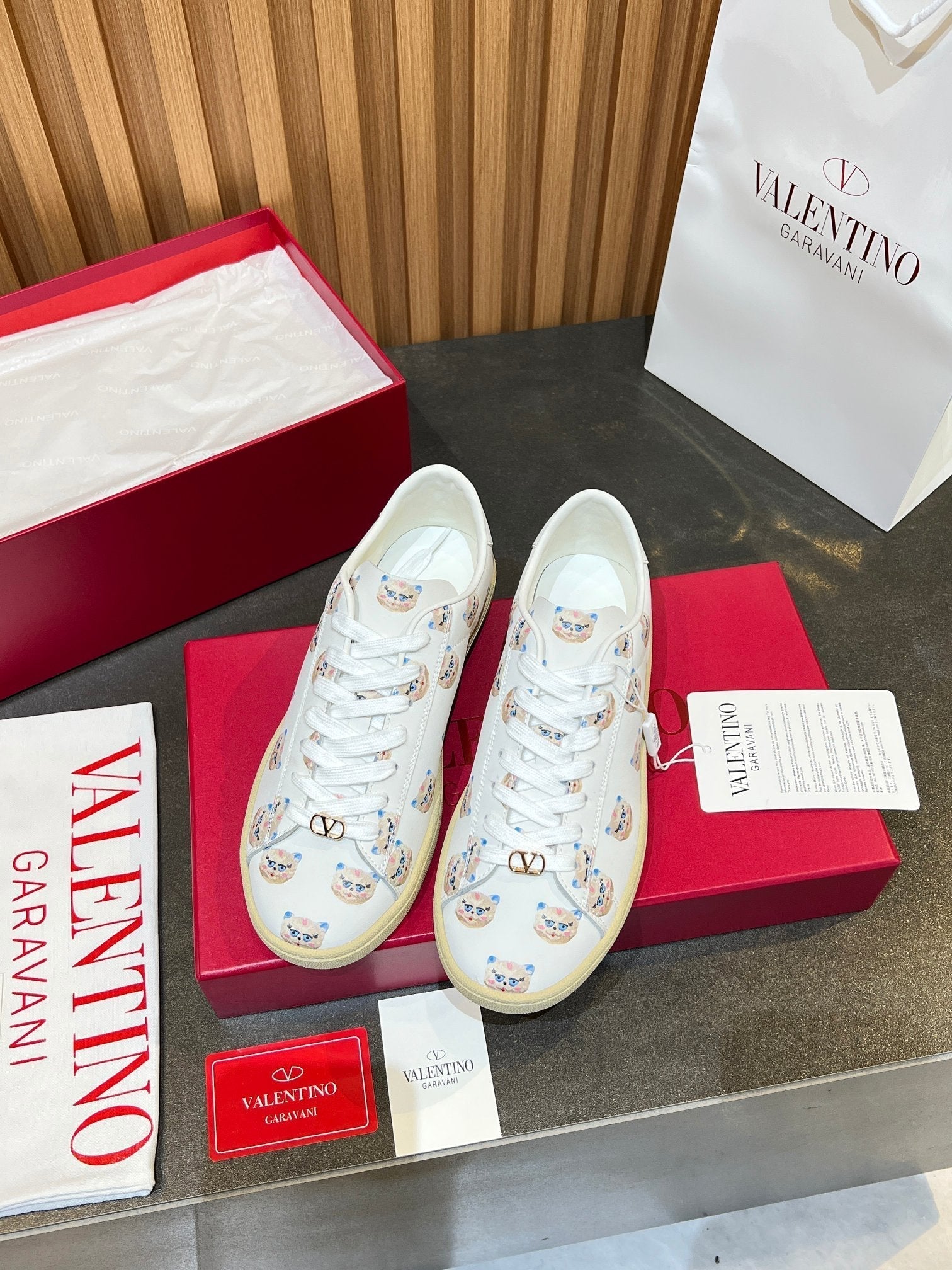 VT 25S Casual Sneakers White Beige Cowhide 563090