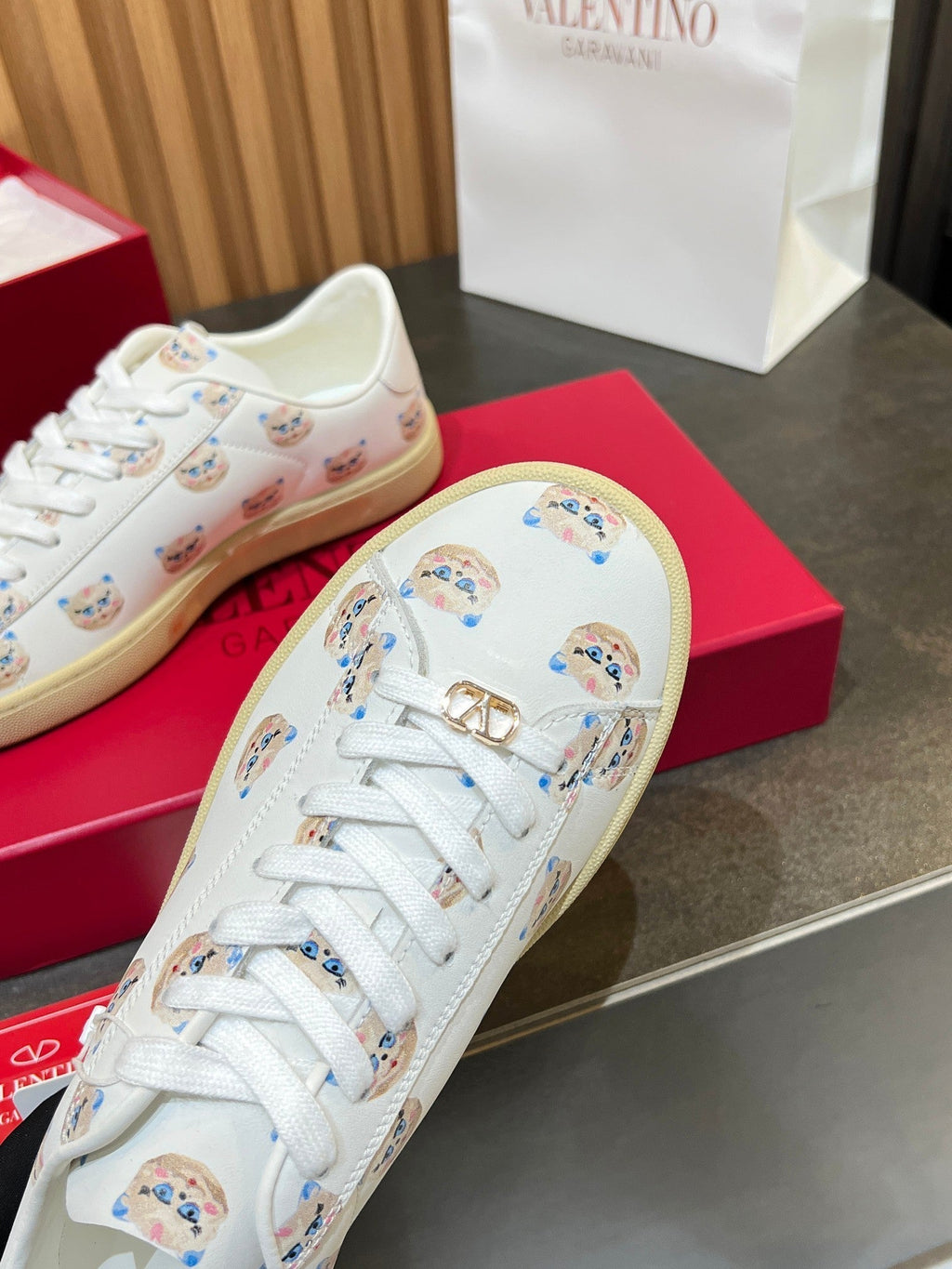 VT 25S Casual Sneakers White Beige Cowhide 563090