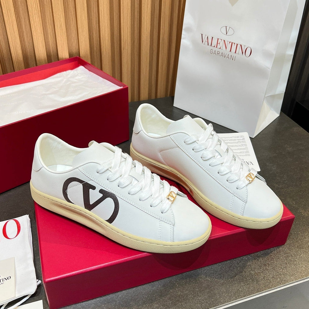 VT 25S Casual Sneakers White Black Cowhide 563094