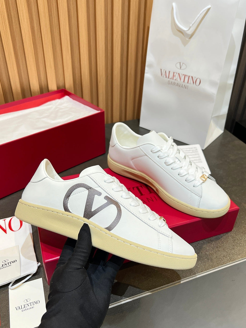 VT 25S Casual Sneakers White Black Cowhide 563094