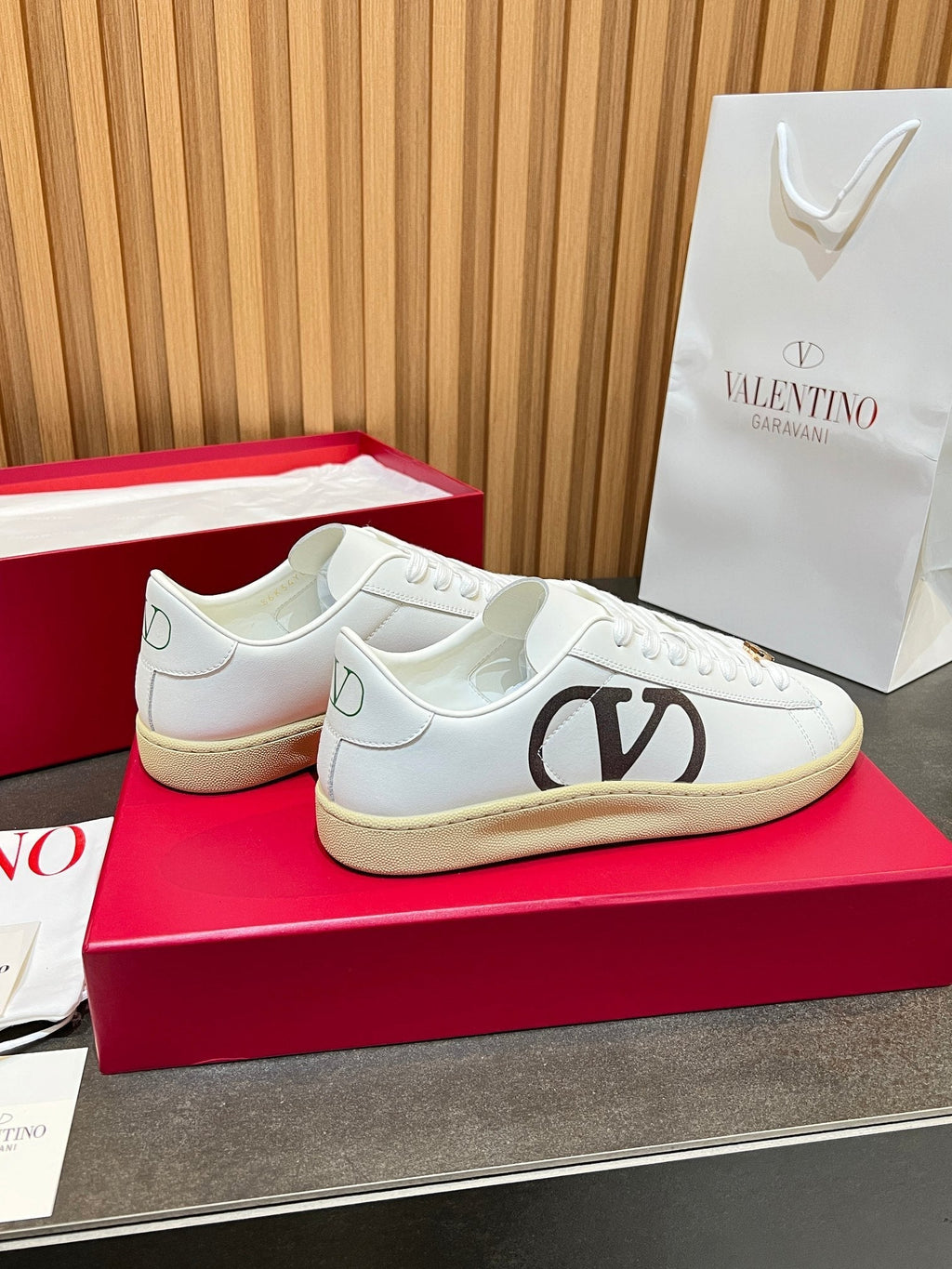 VT 25S Casual Sneakers White Black Cowhide 563094