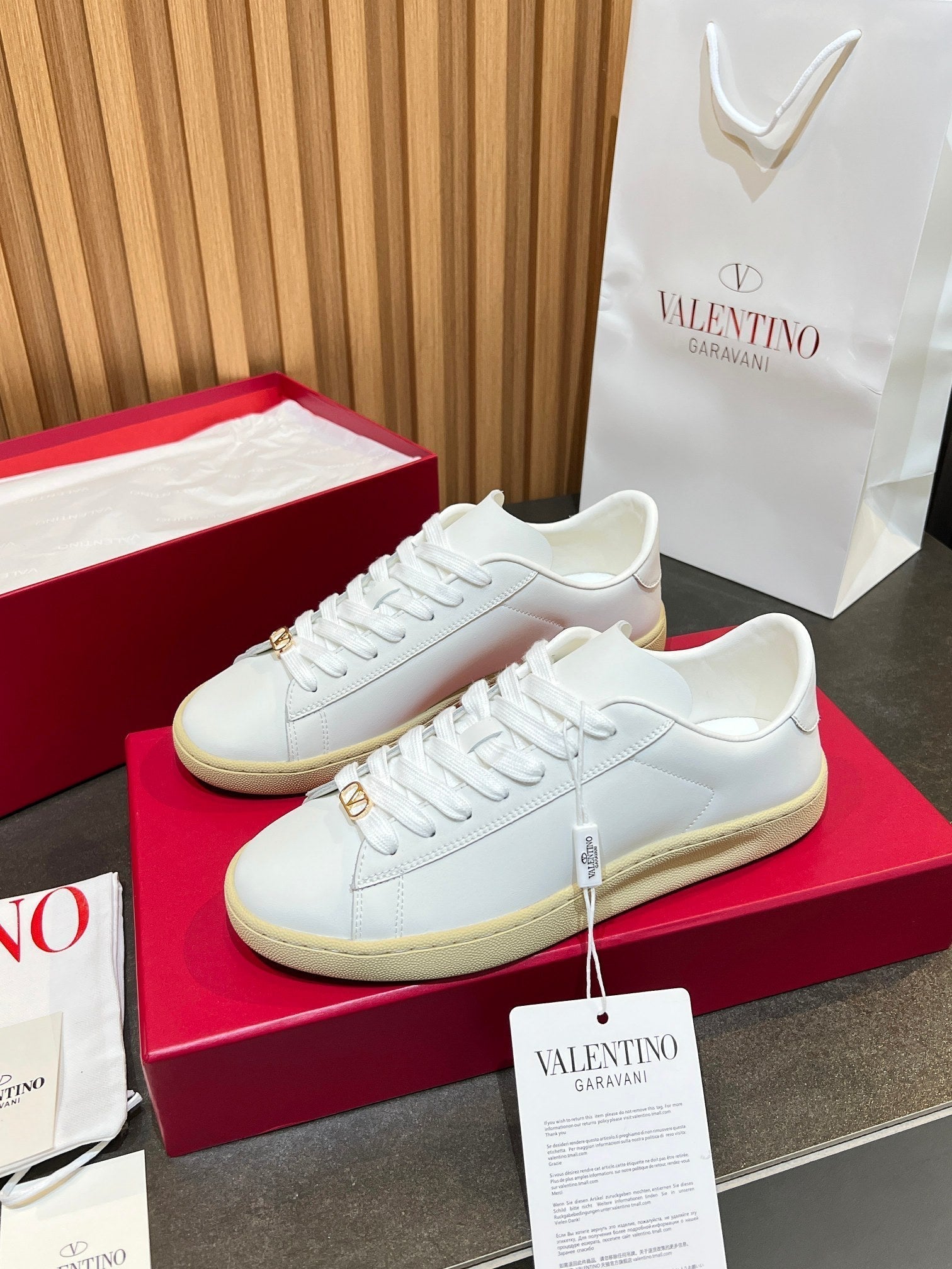 VT 25S Casual Sneakers White Cowhide 563095