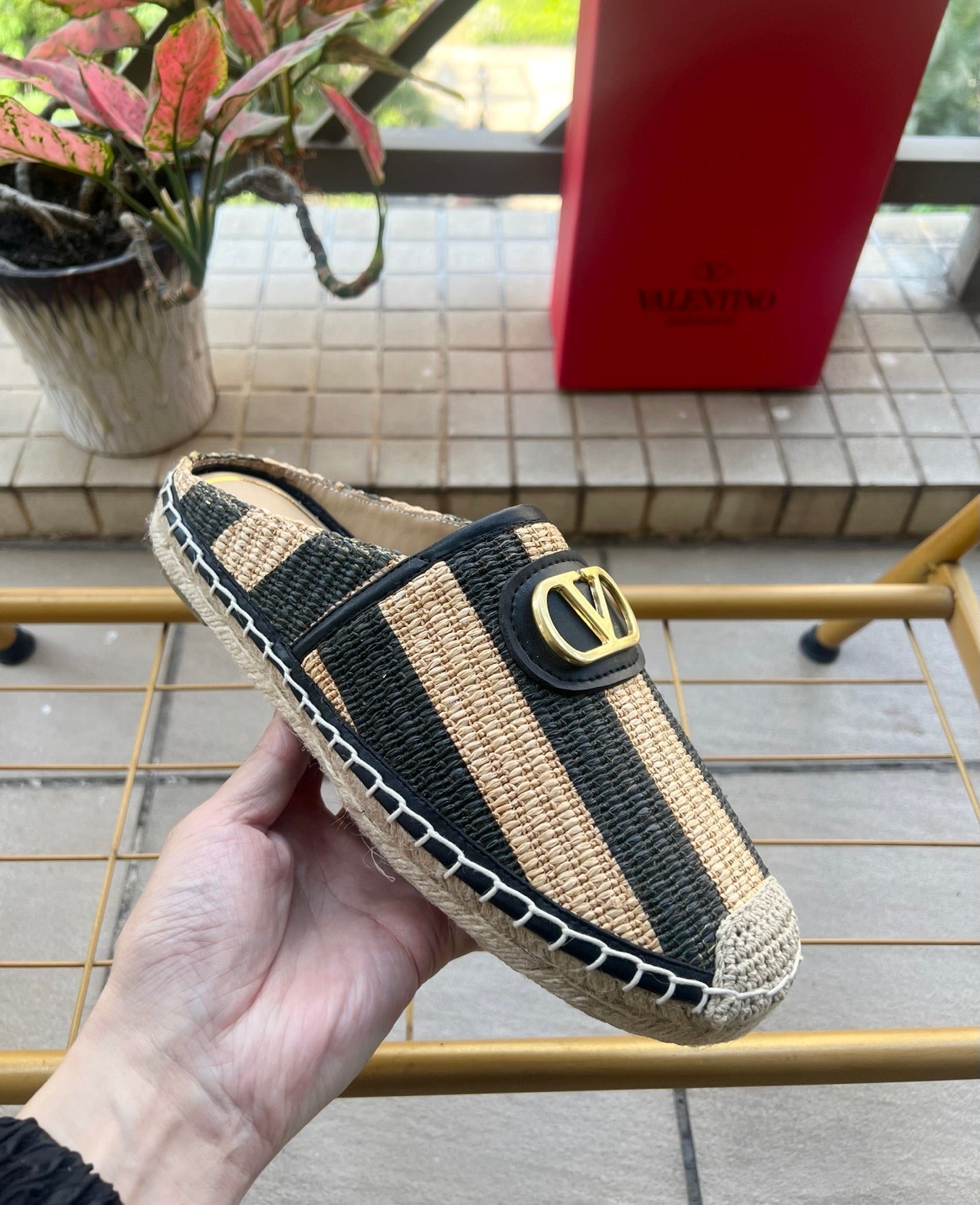 VLogo Signature Striped Espadrille Mules Beige Black Raffia 692191