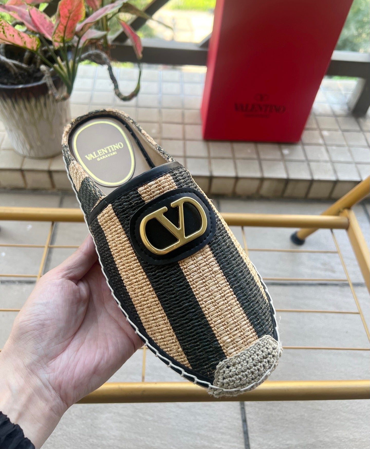 VLogo Signature Striped Espadrille Mules Beige Black Raffia 692191