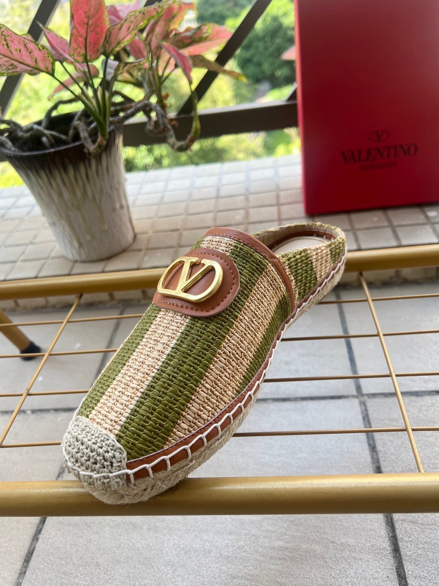 VLogo Signature Striped Espadrille Mules Beige Green Raffia