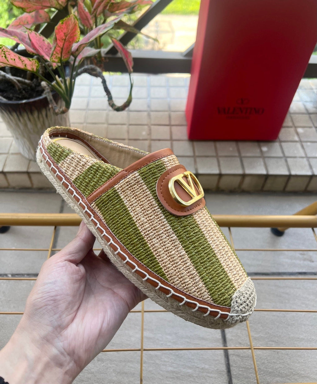 VLogo Signature Striped Espadrille Mules Beige Green Raffia